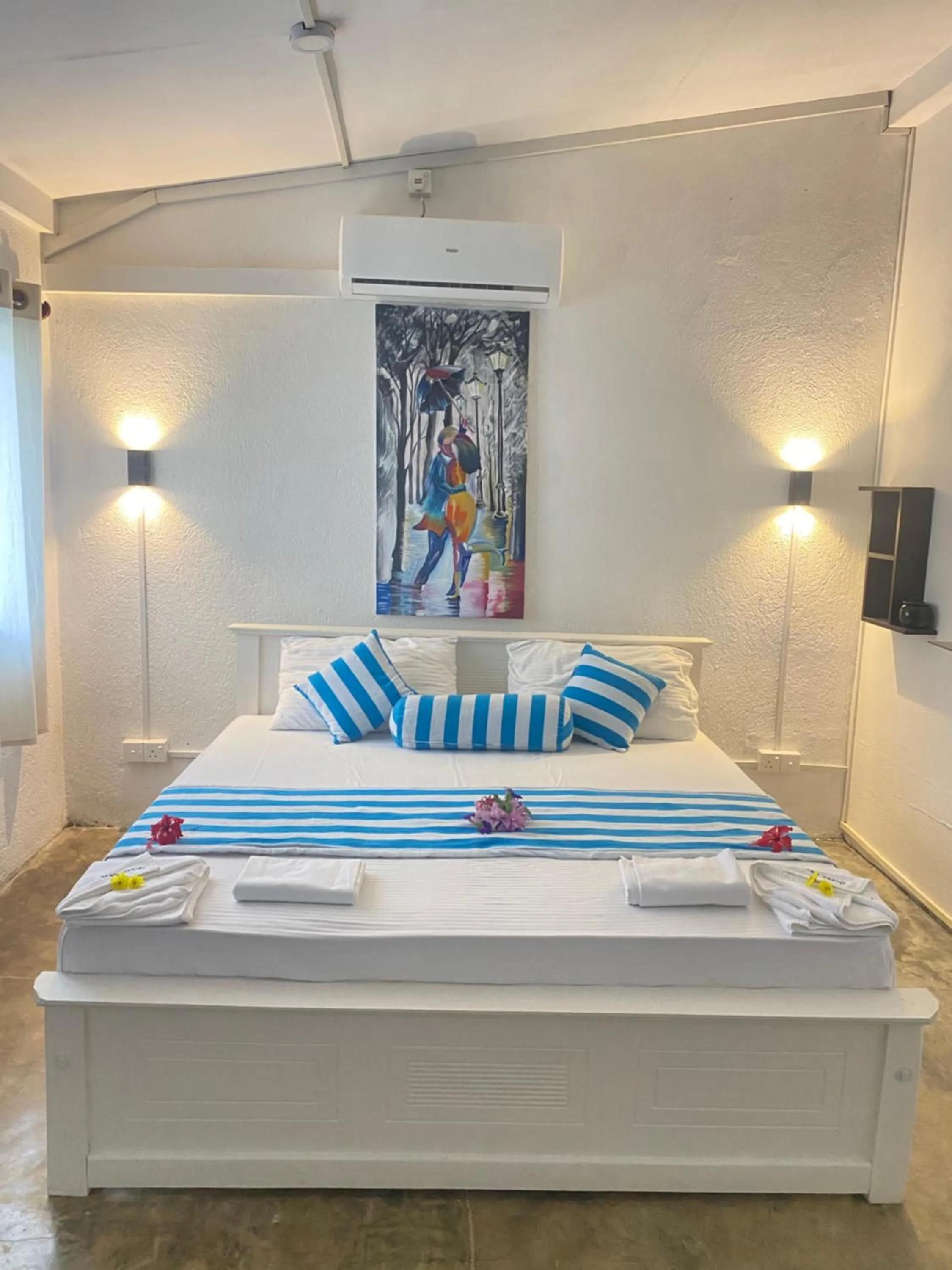 Bed in Ocean Caves, Balapitiya