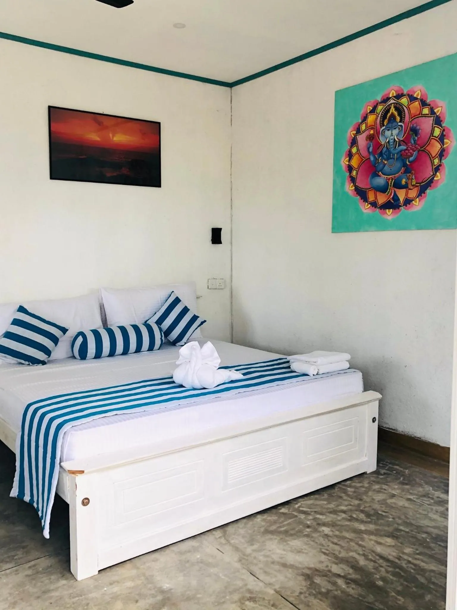 Bed in Ocean Caves, Balapitiya