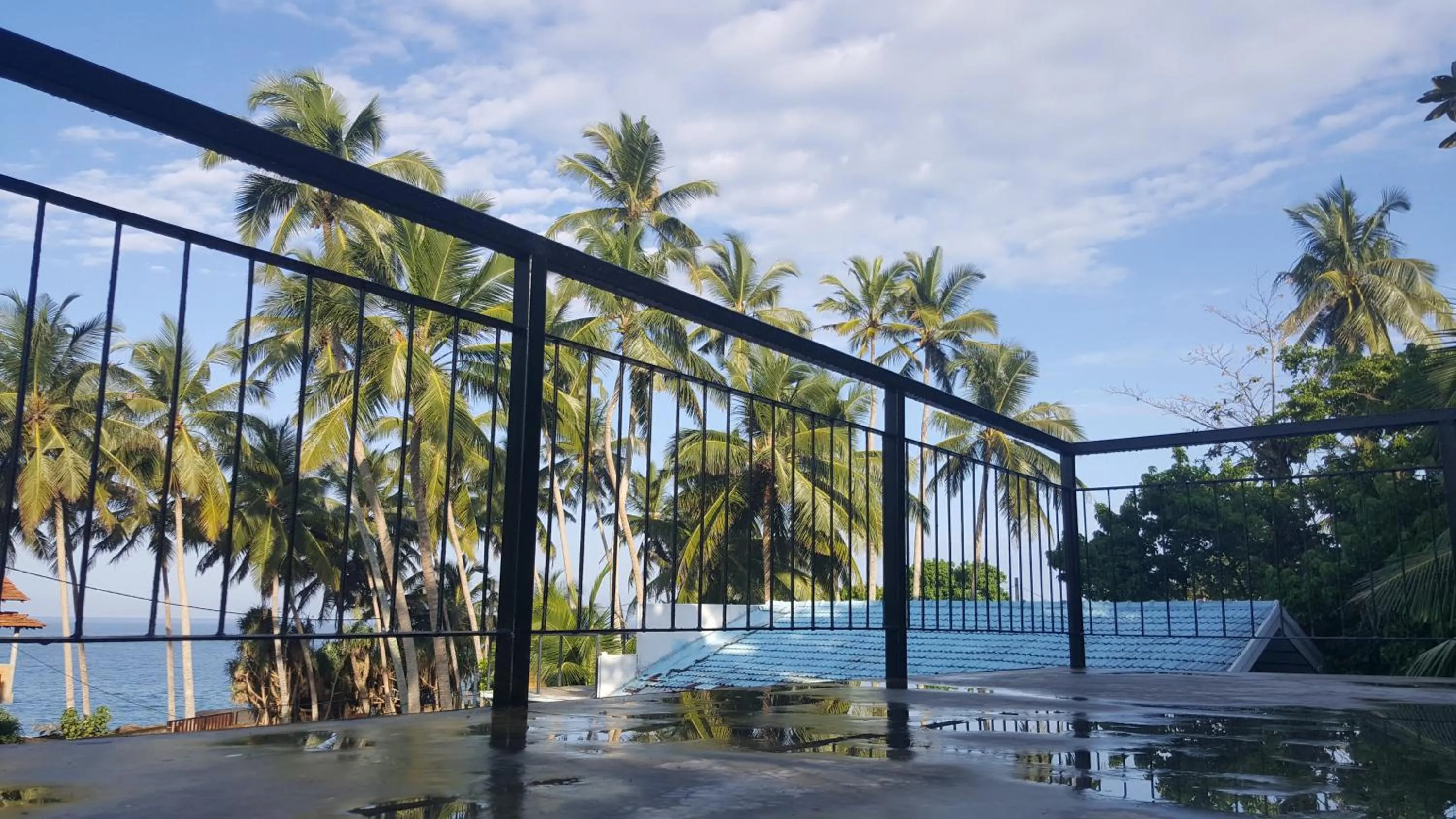 Balcony/Terrace in Ocean Caves, Balapitiya