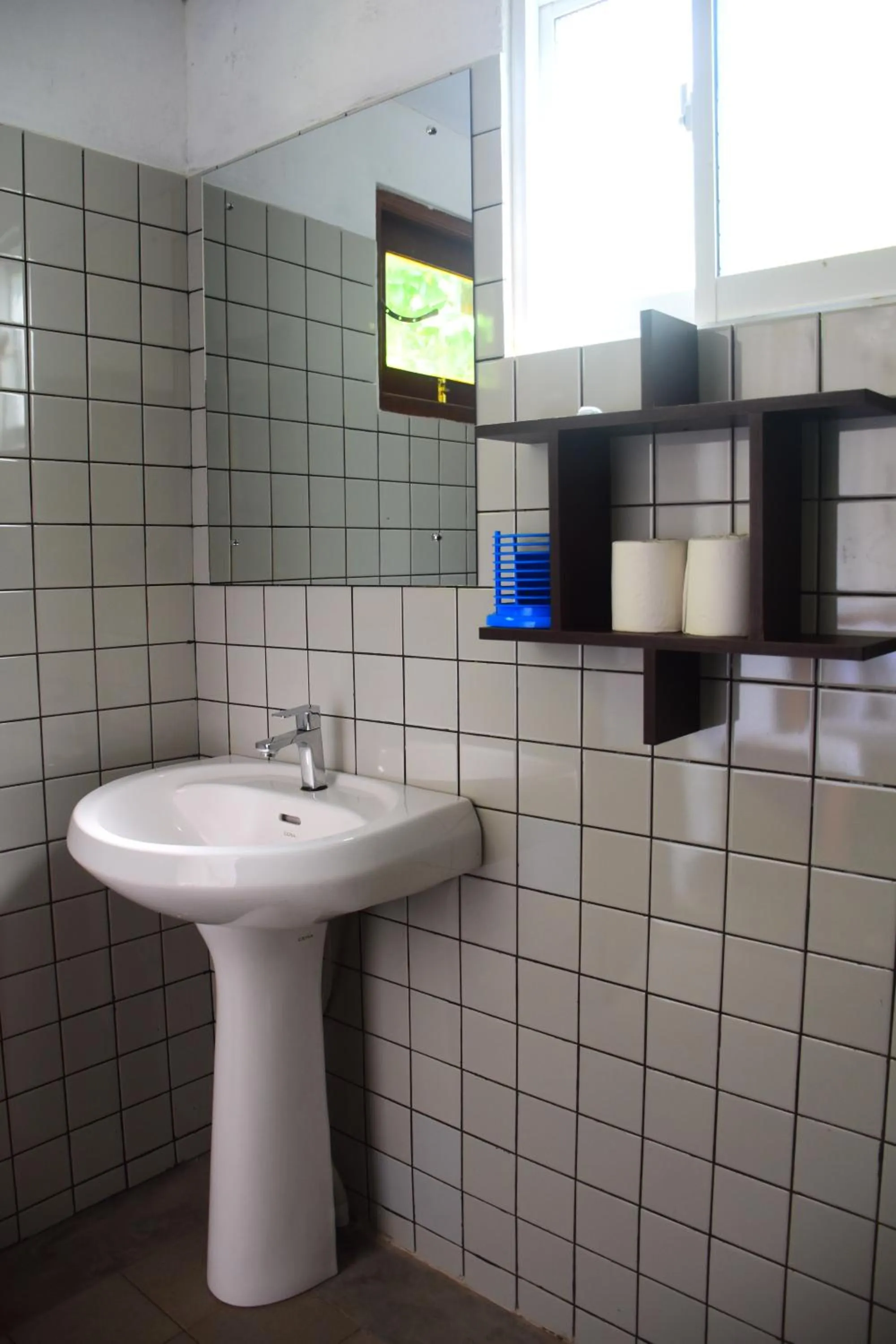 Bathroom in Ocean Caves, Balapitiya