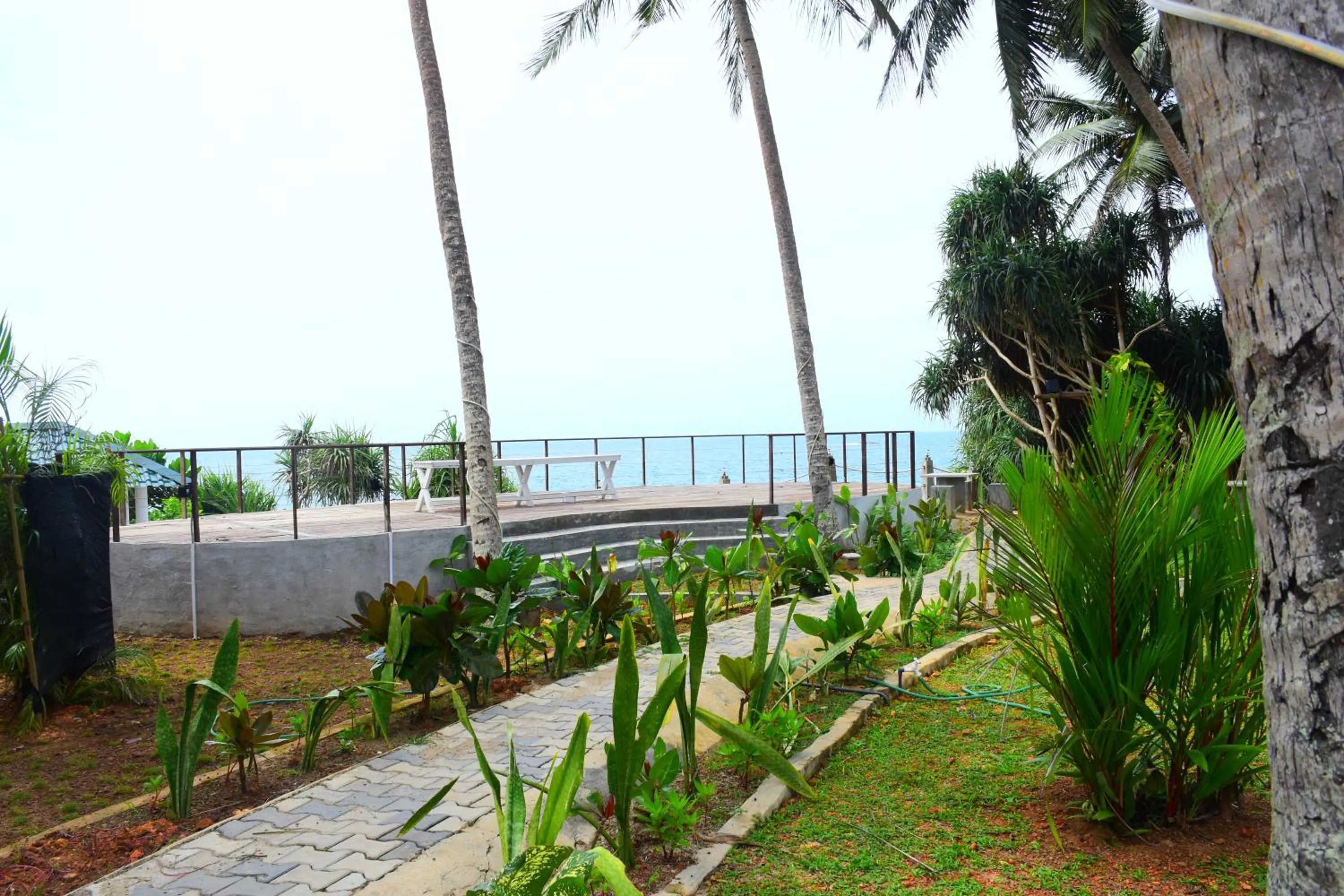Evening entertainment in Ocean Caves, Balapitiya