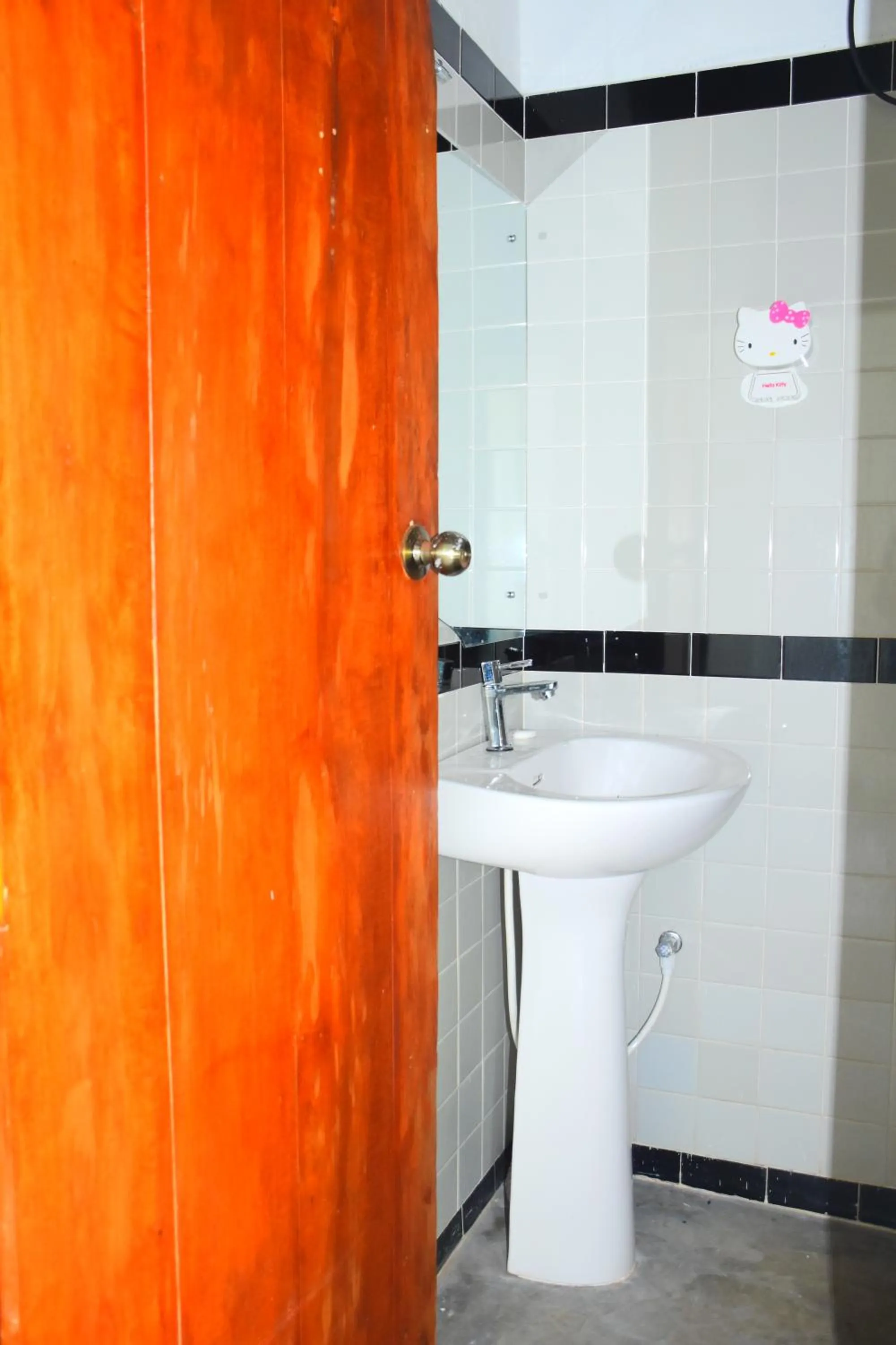 Bathroom in Ocean Caves, Balapitiya