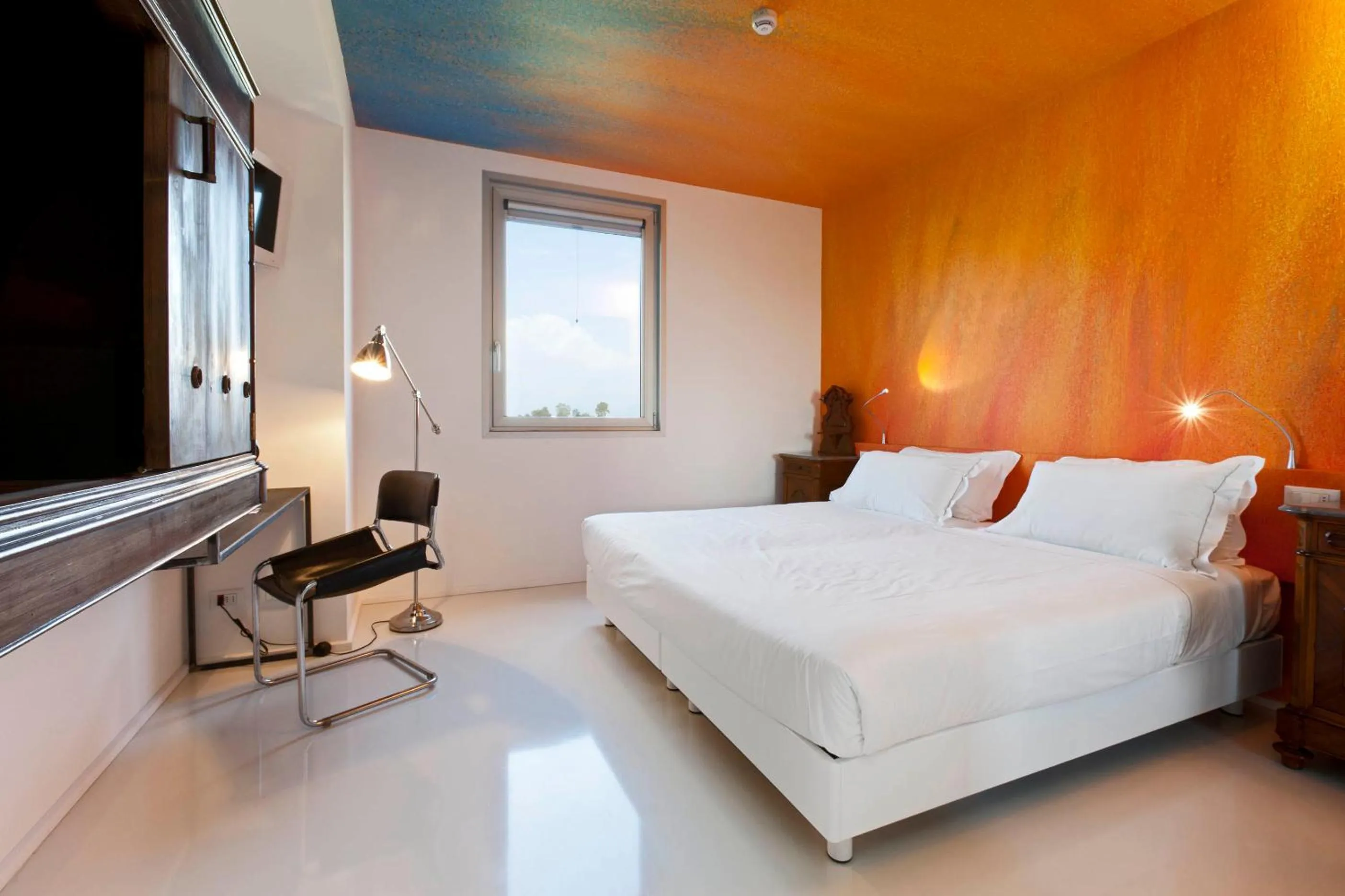 Photo of the whole room, Bed in Aiden by Best Western JHD Dunant Hotel