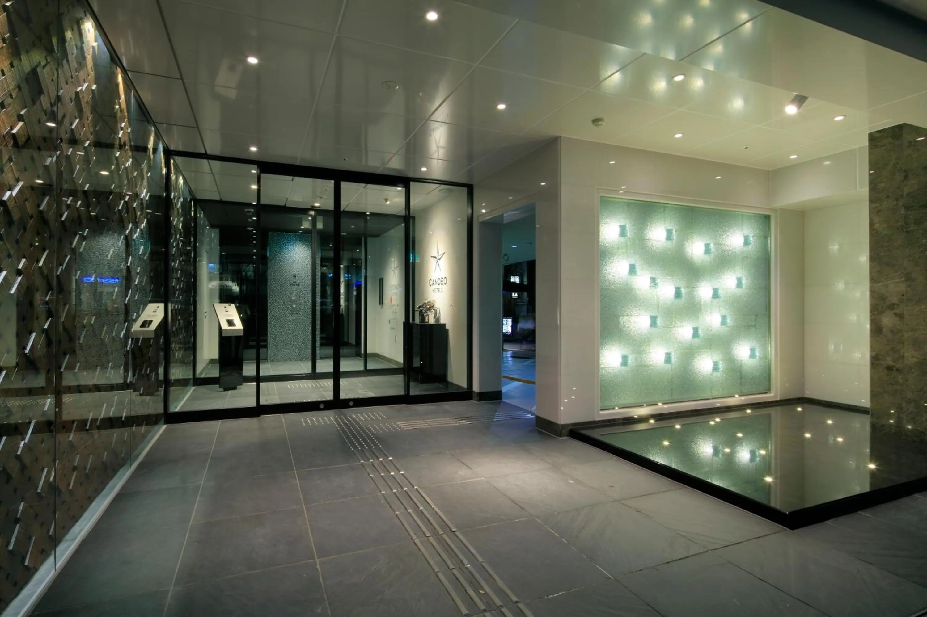 Facade/entrance in Candeo Hotels Kobe Tor Road