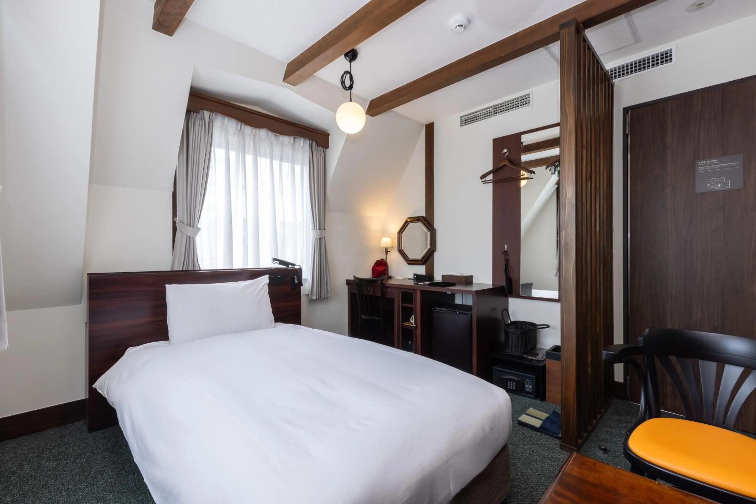 Photo of the whole room, Bed in Matsumoto Hotel Kagetsu