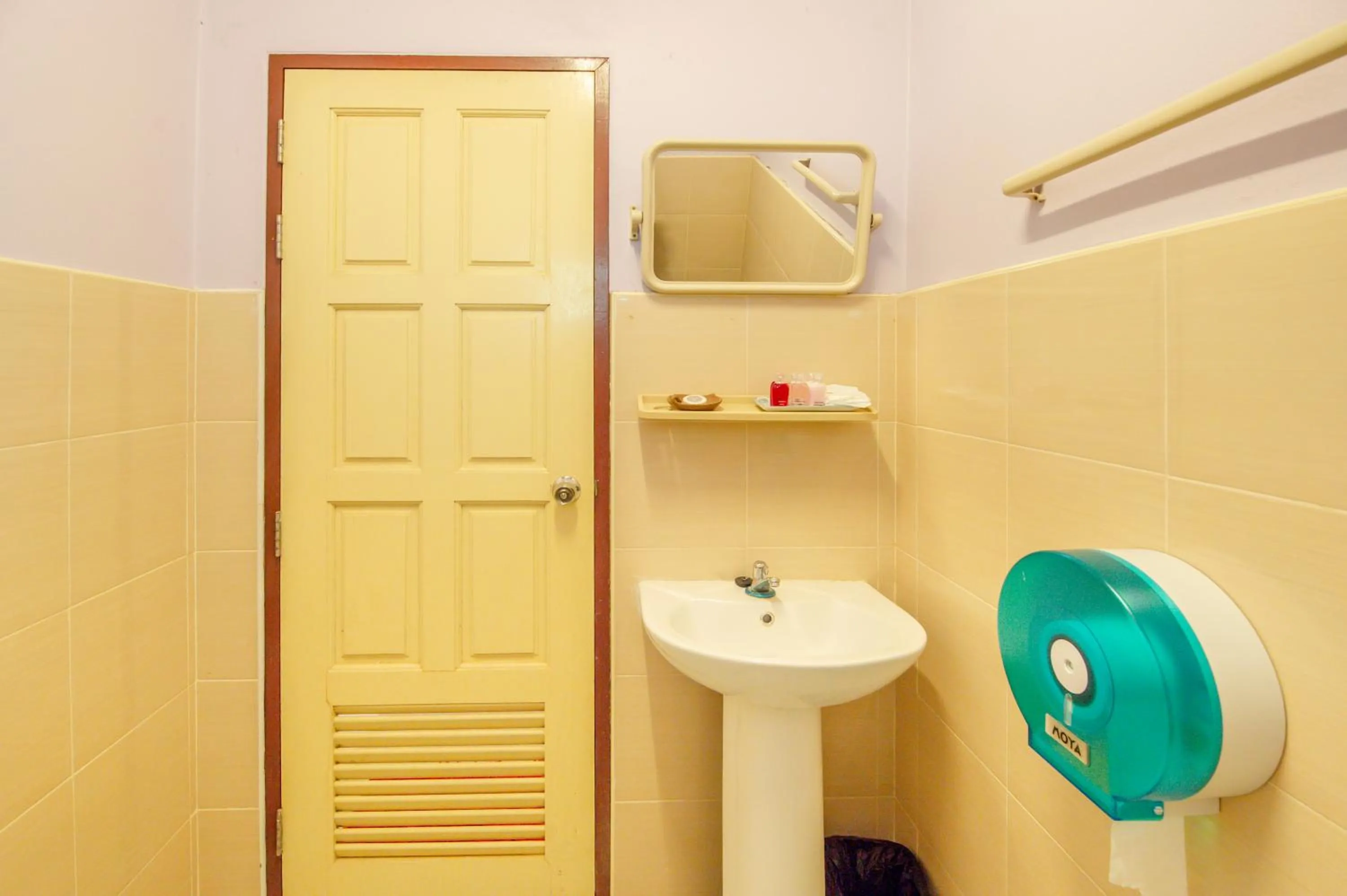 Bathroom in Golden Dragon Kanchanaburi