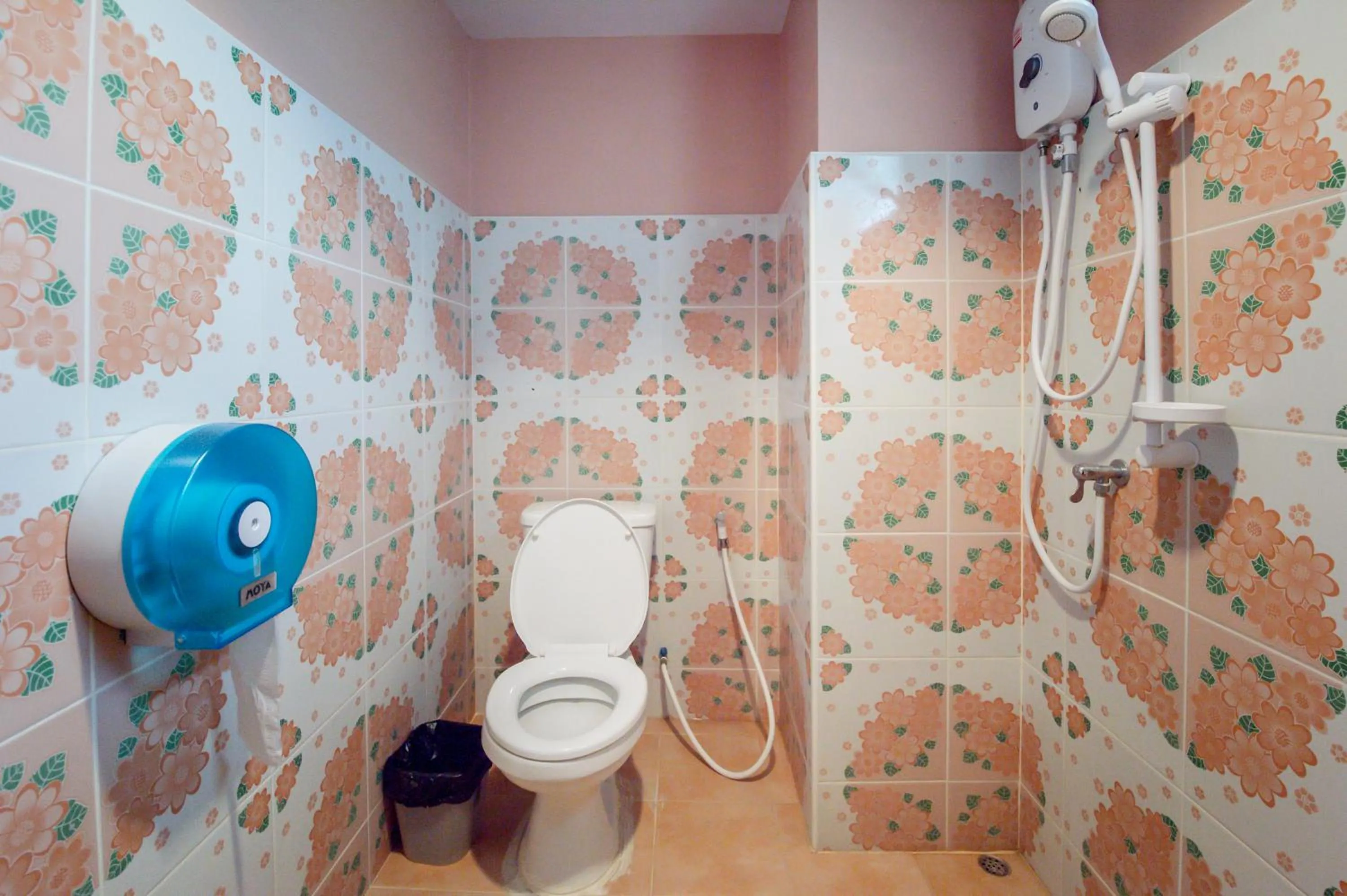 Bathroom in Golden Dragon Kanchanaburi