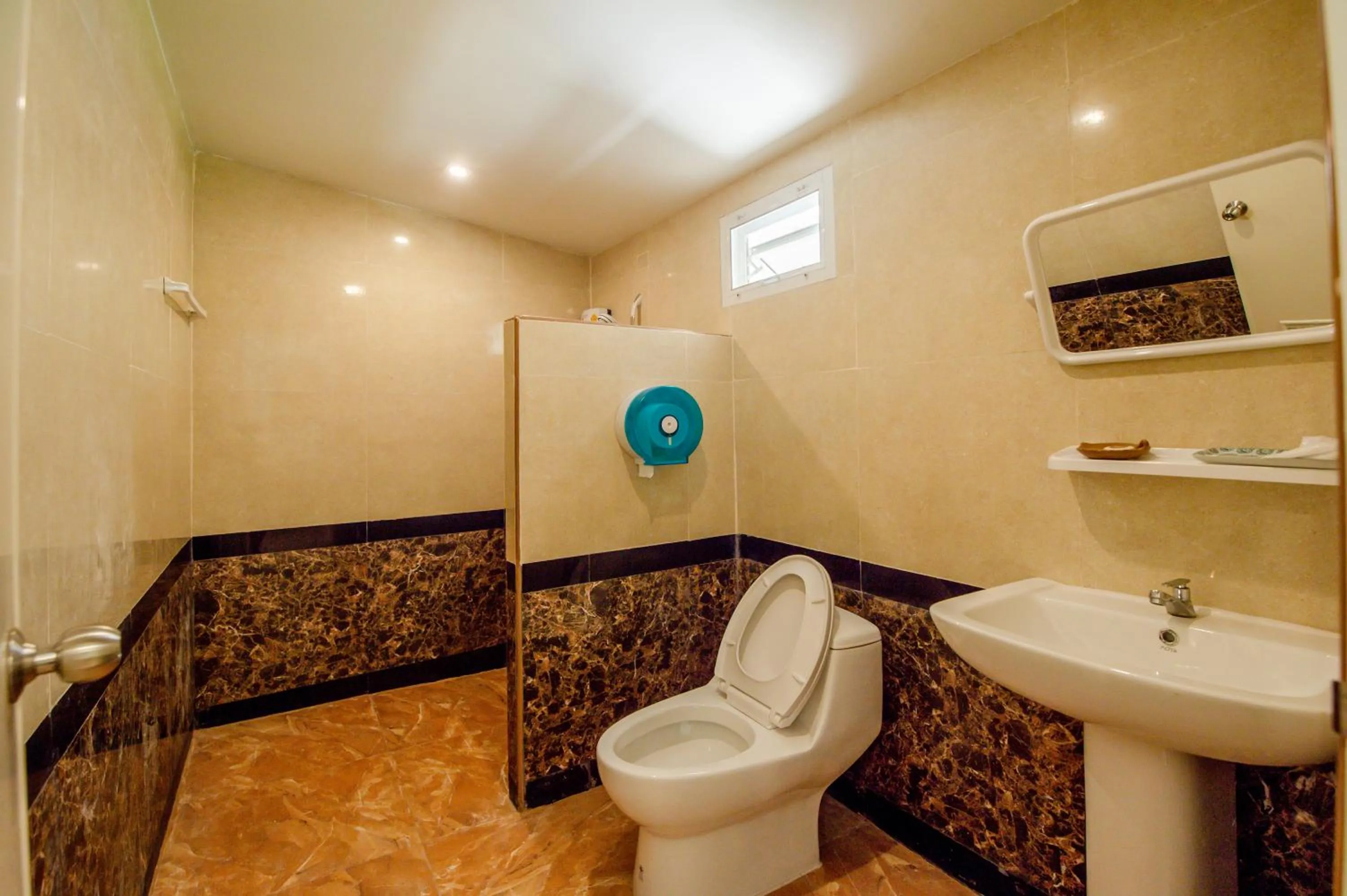 Bathroom in Golden Dragon Kanchanaburi