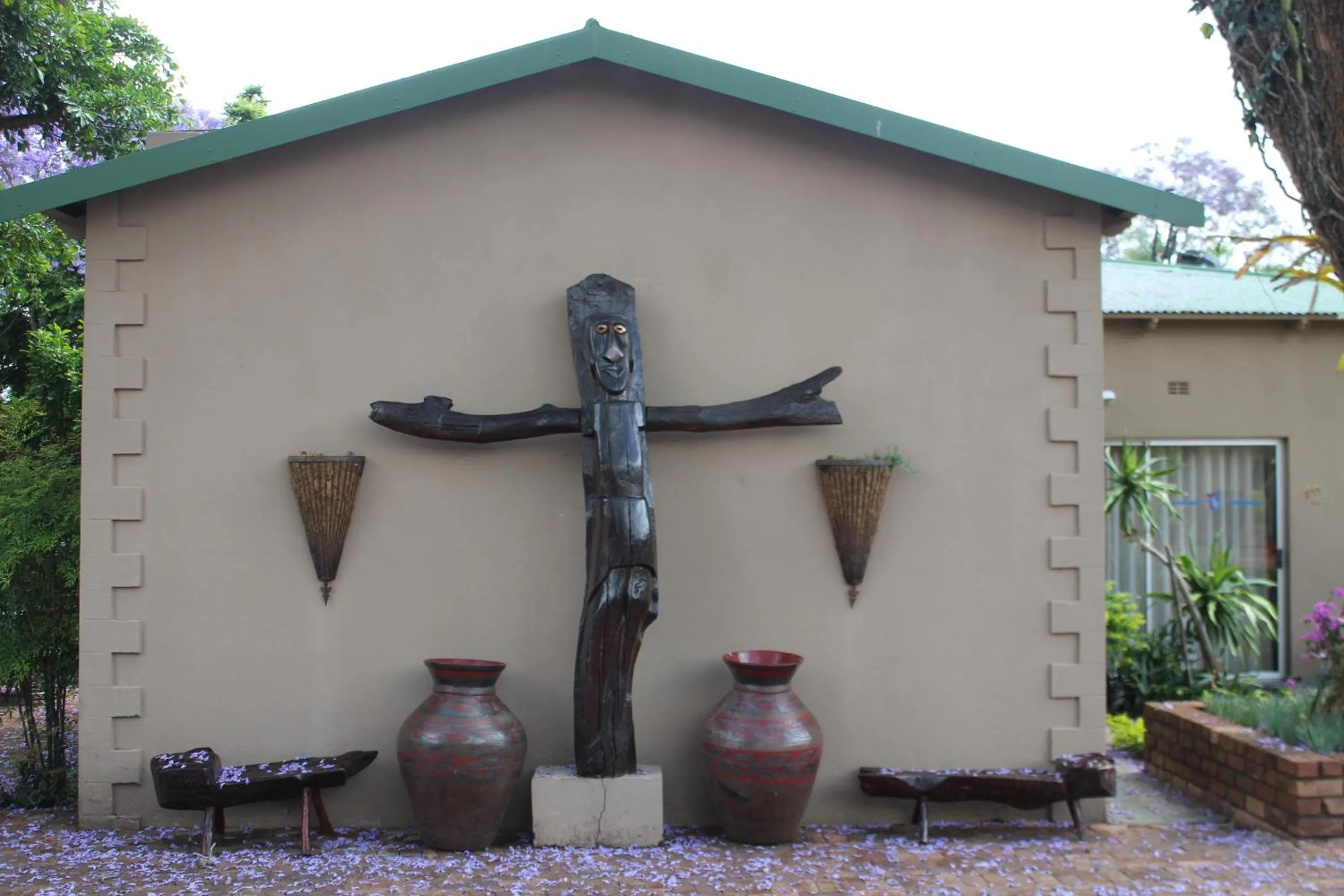 Facade/entrance in African Roots Guest House
