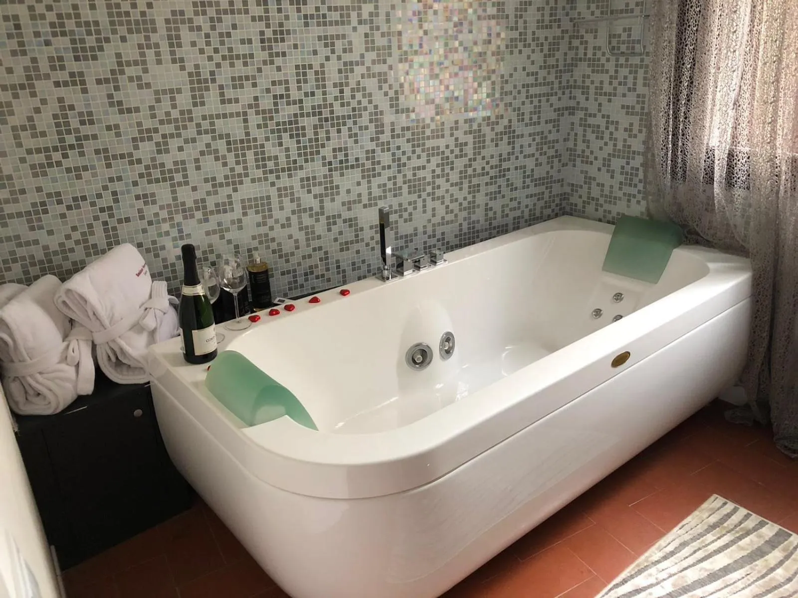 Hot Tub in Residenza Vescovado