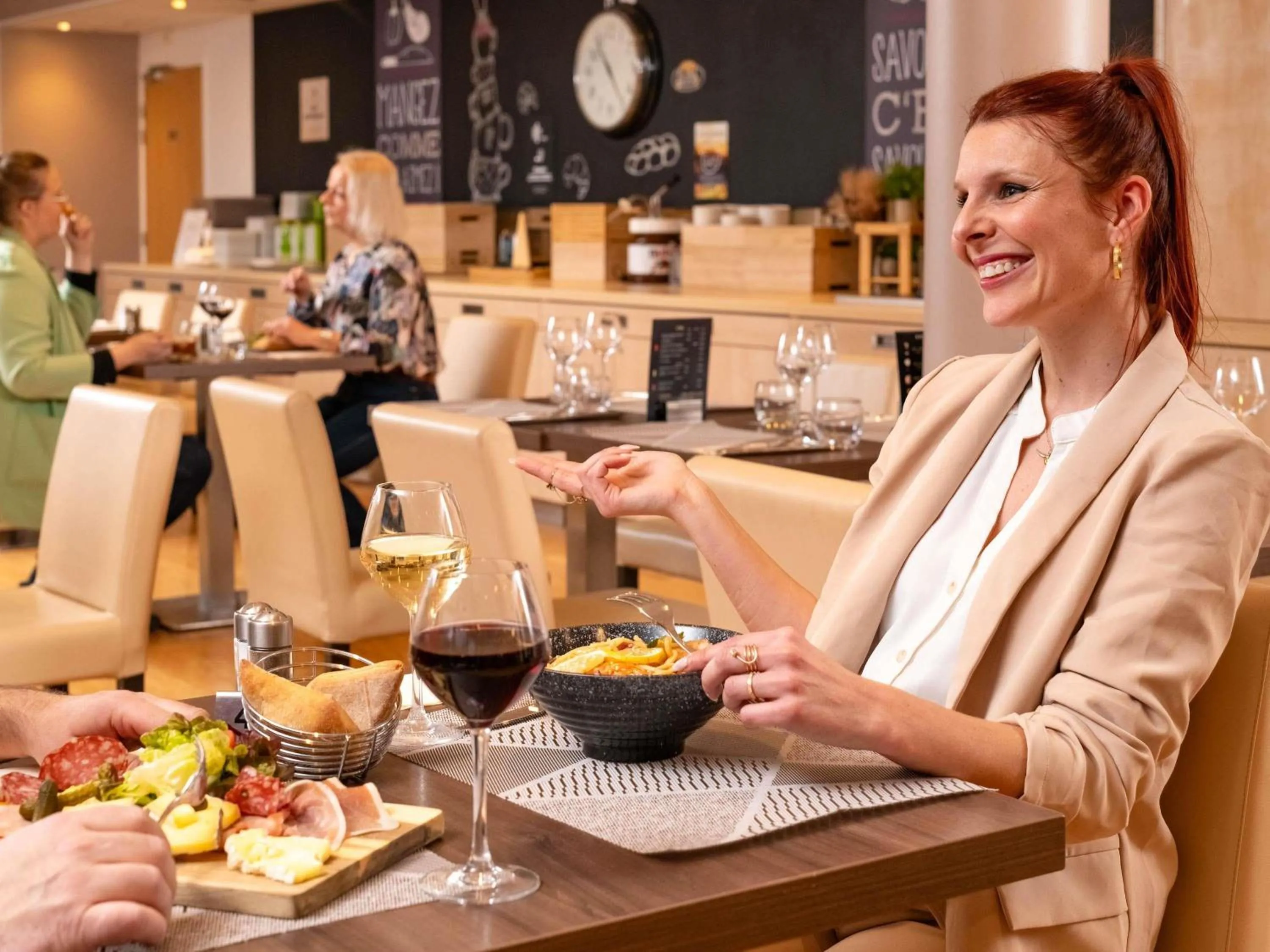 Restaurant/places to eat in ibis budget Lyon Est Chaponnay