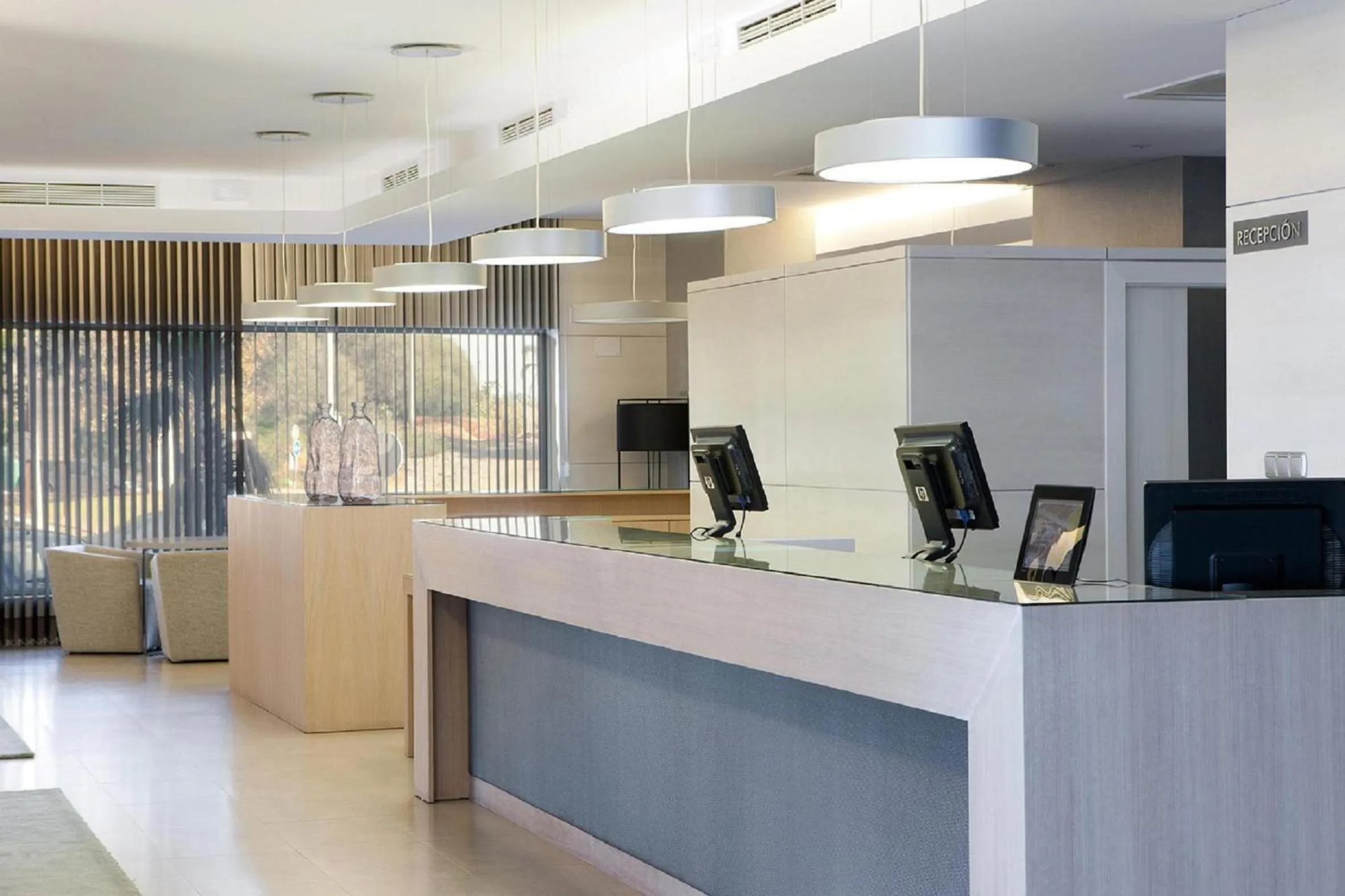 Lobby or reception in Suittes Hotel