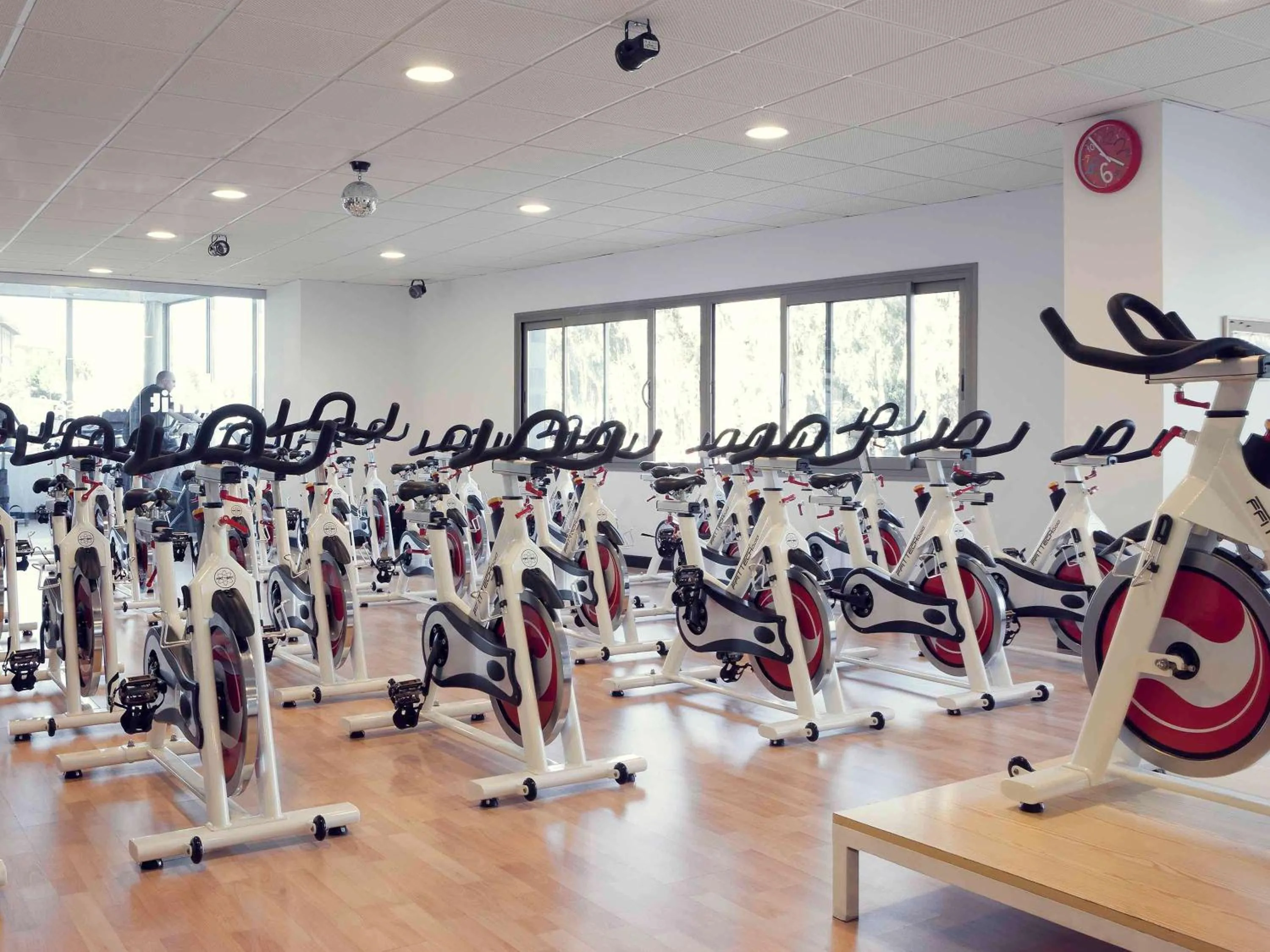 Fitness centre/facilities in Suittes Hotel