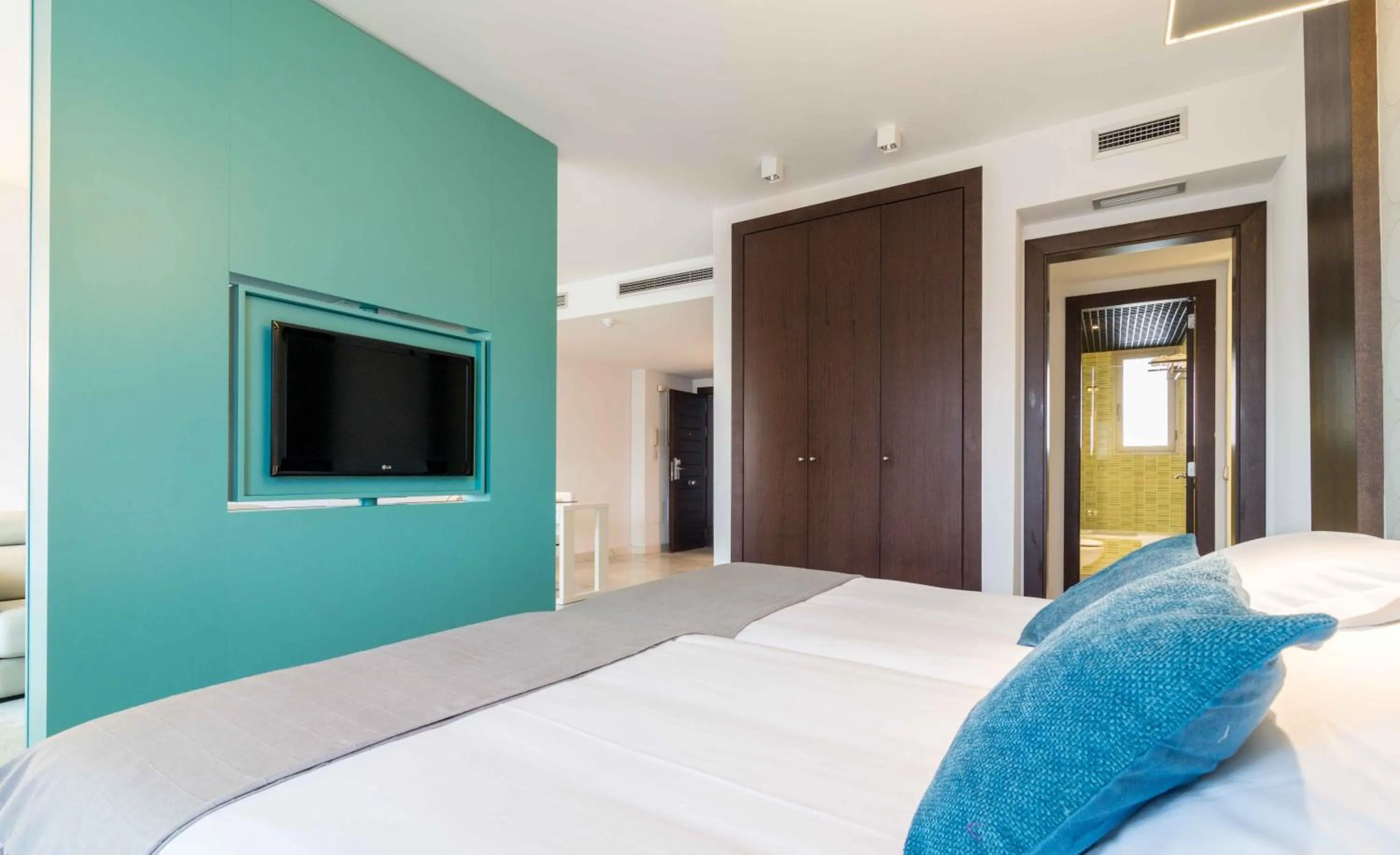 Bed in Suittes Hotel