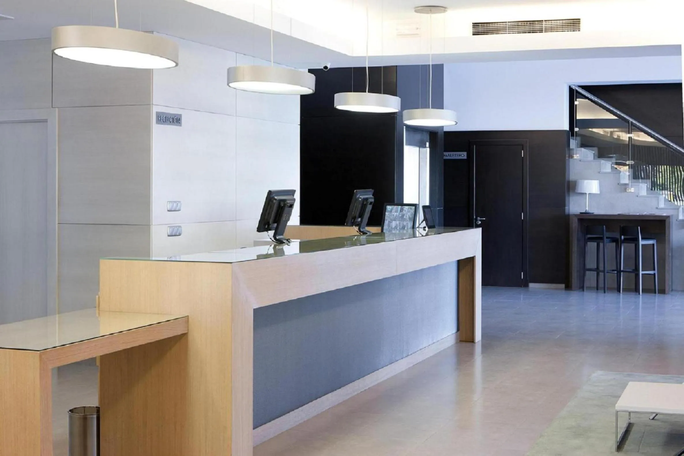 Lobby or reception in Suittes Hotel