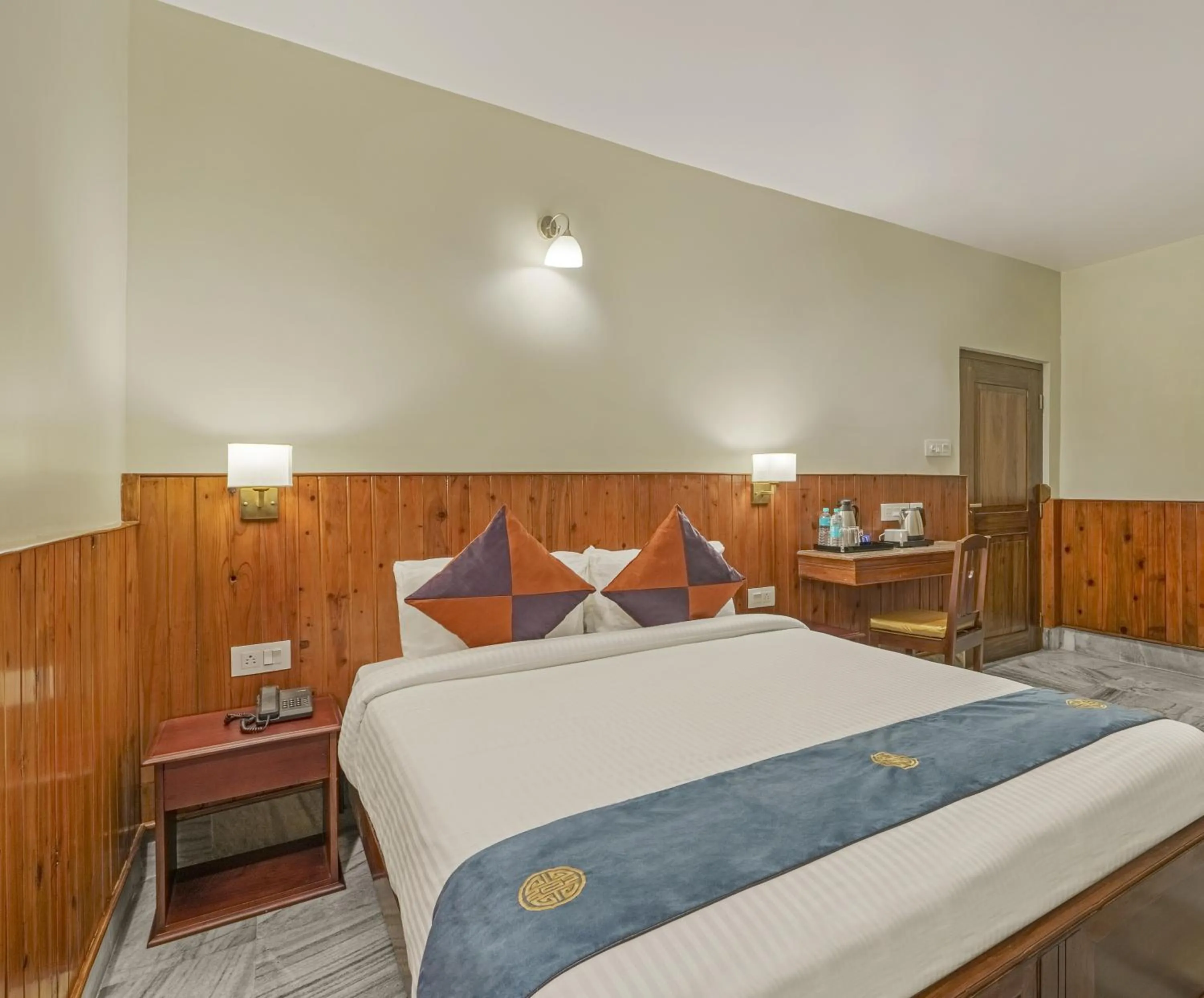 Bedroom, Bed in Sterling Park Kalimpong