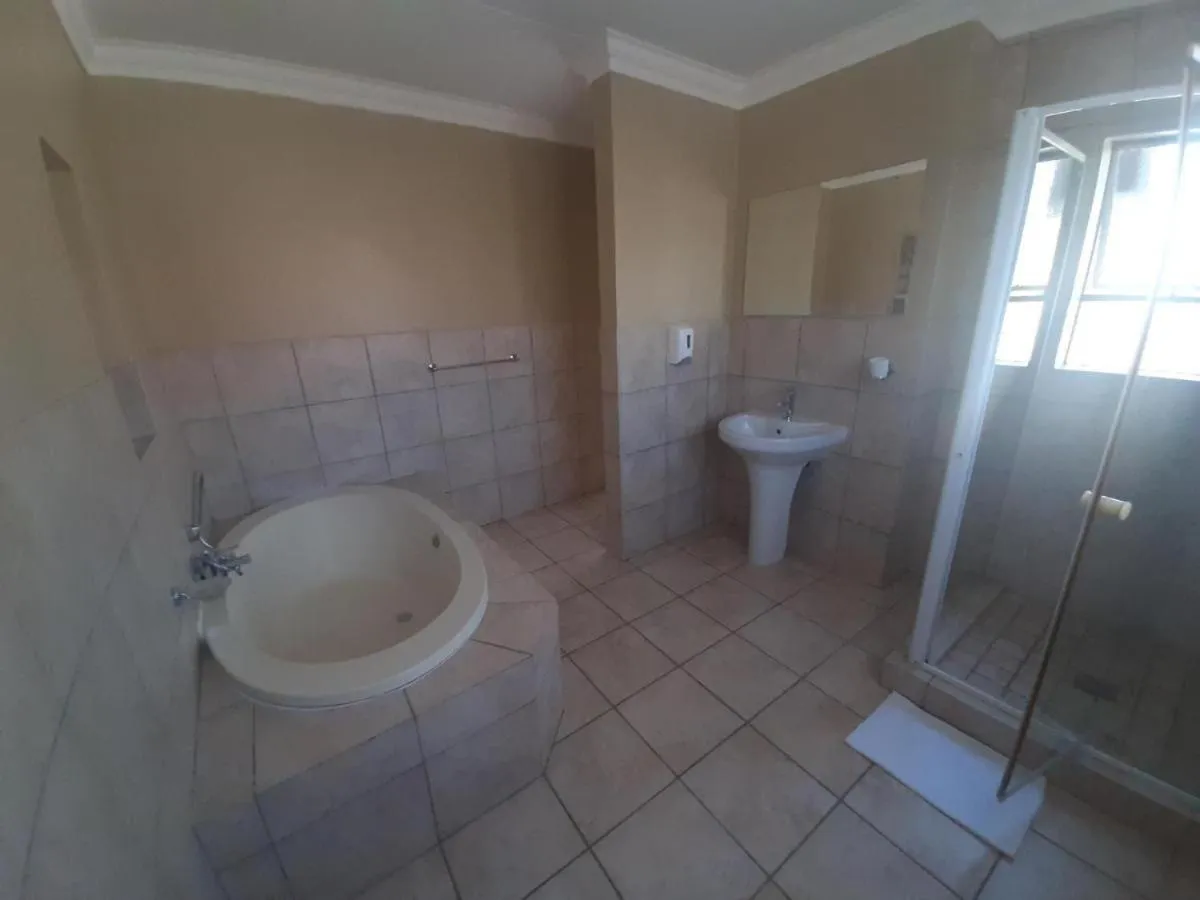 Bathroom in Legae La Tshepo