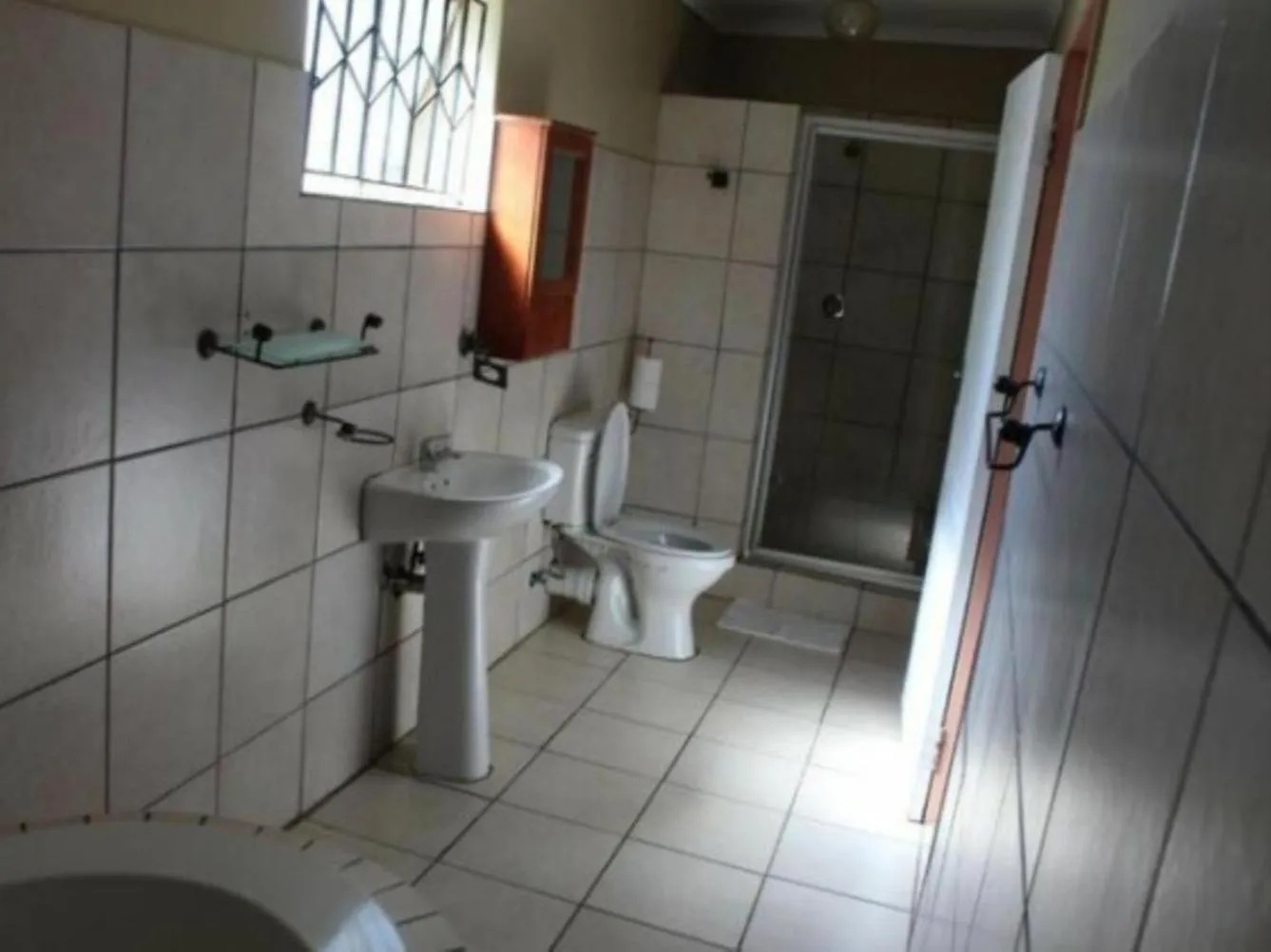 Bathroom in Legae La Tshepo