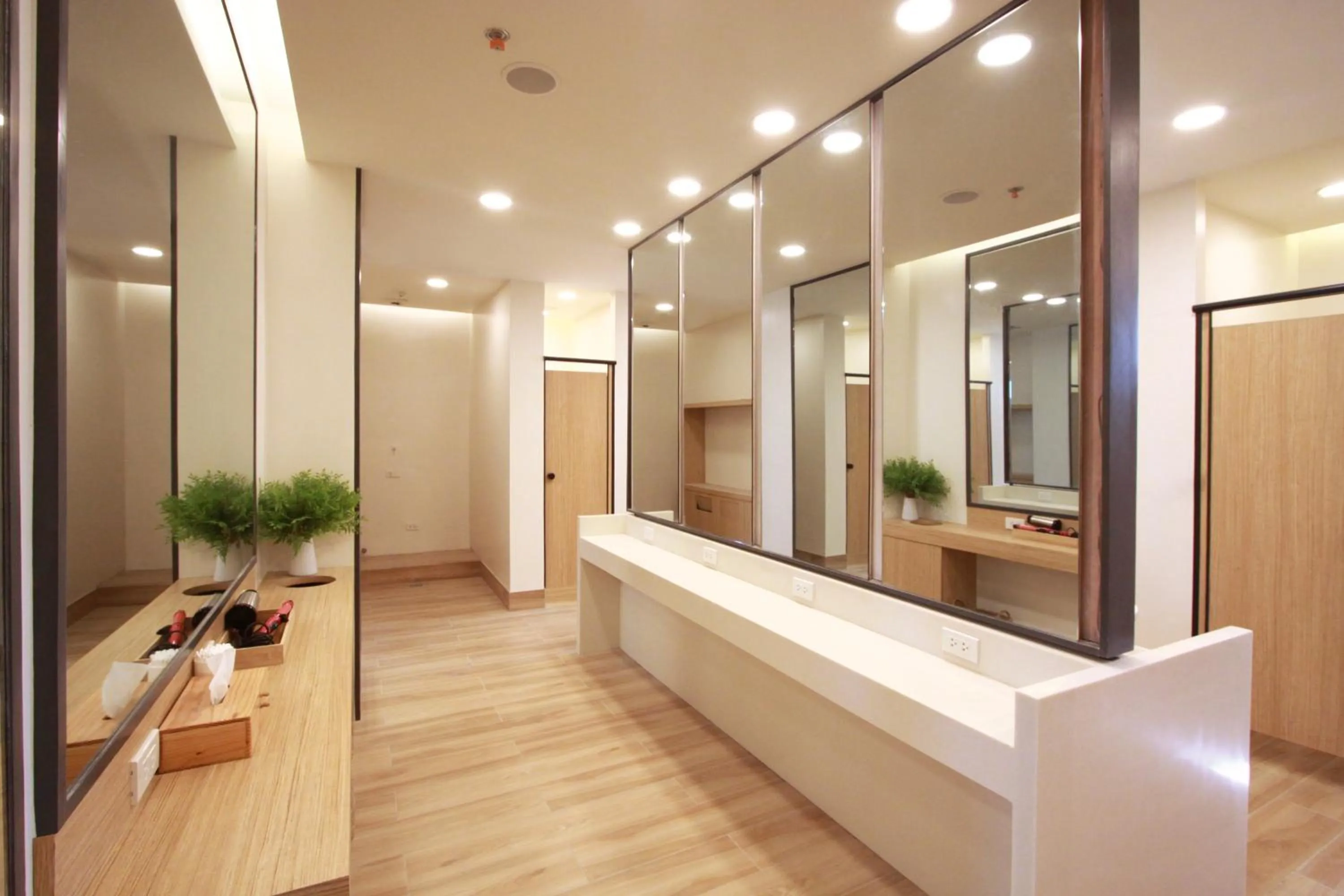 Shower in Lub d Manila Makati - Central Makati, Near Nightlife