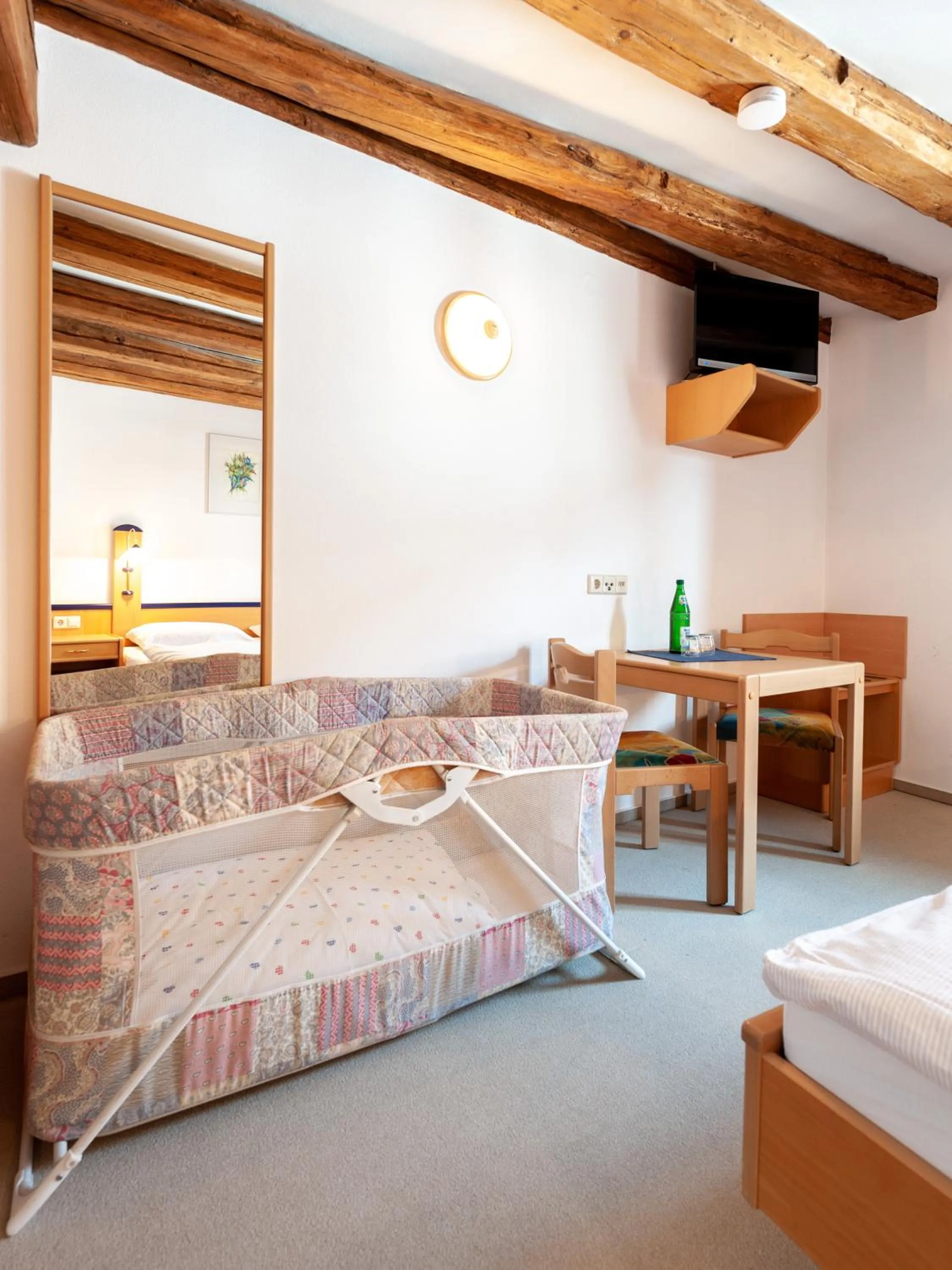 Bedroom, Bed in Gästezimmer im Weingut Wolf