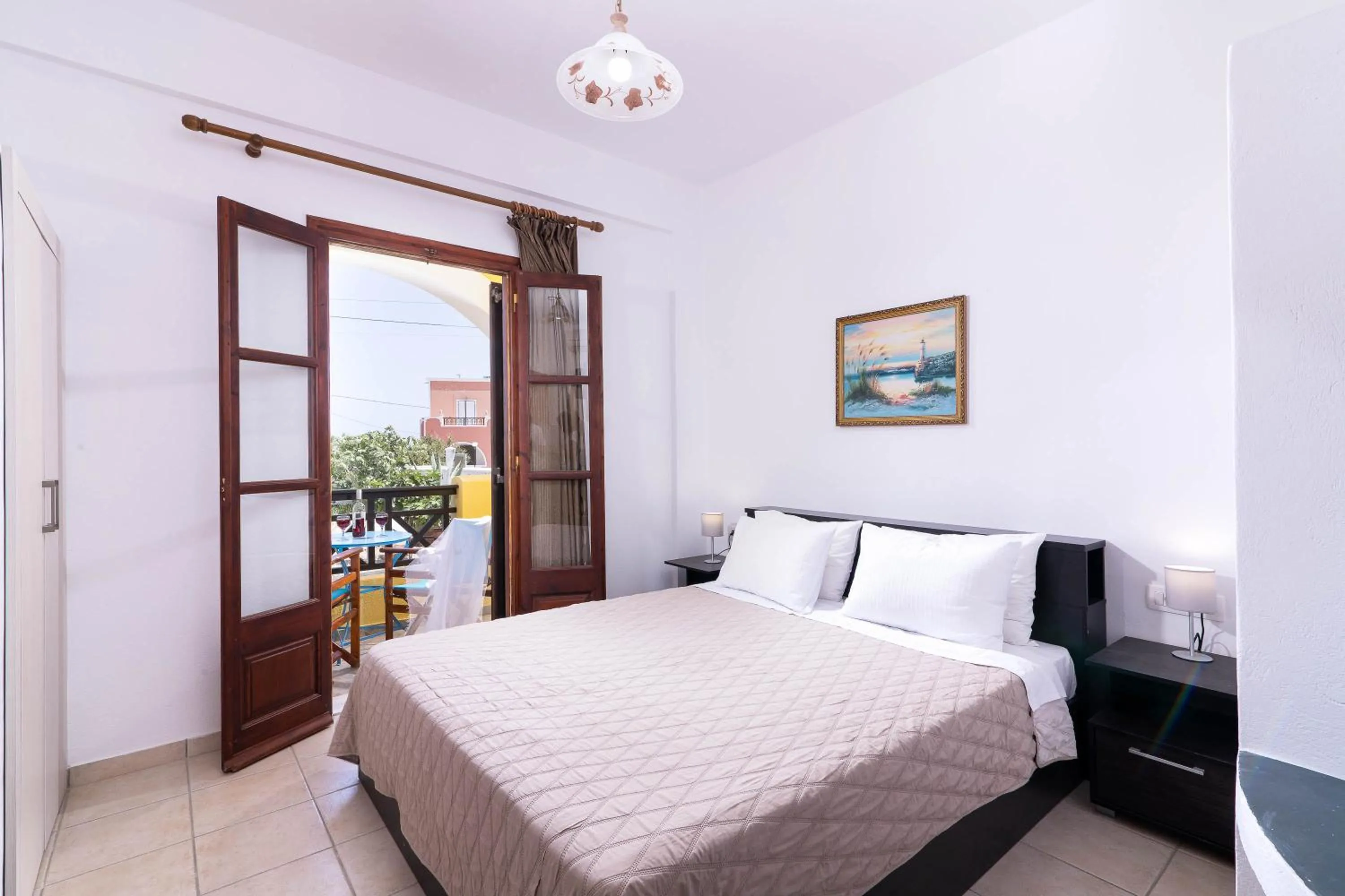 Bed in Mandilaria Studios