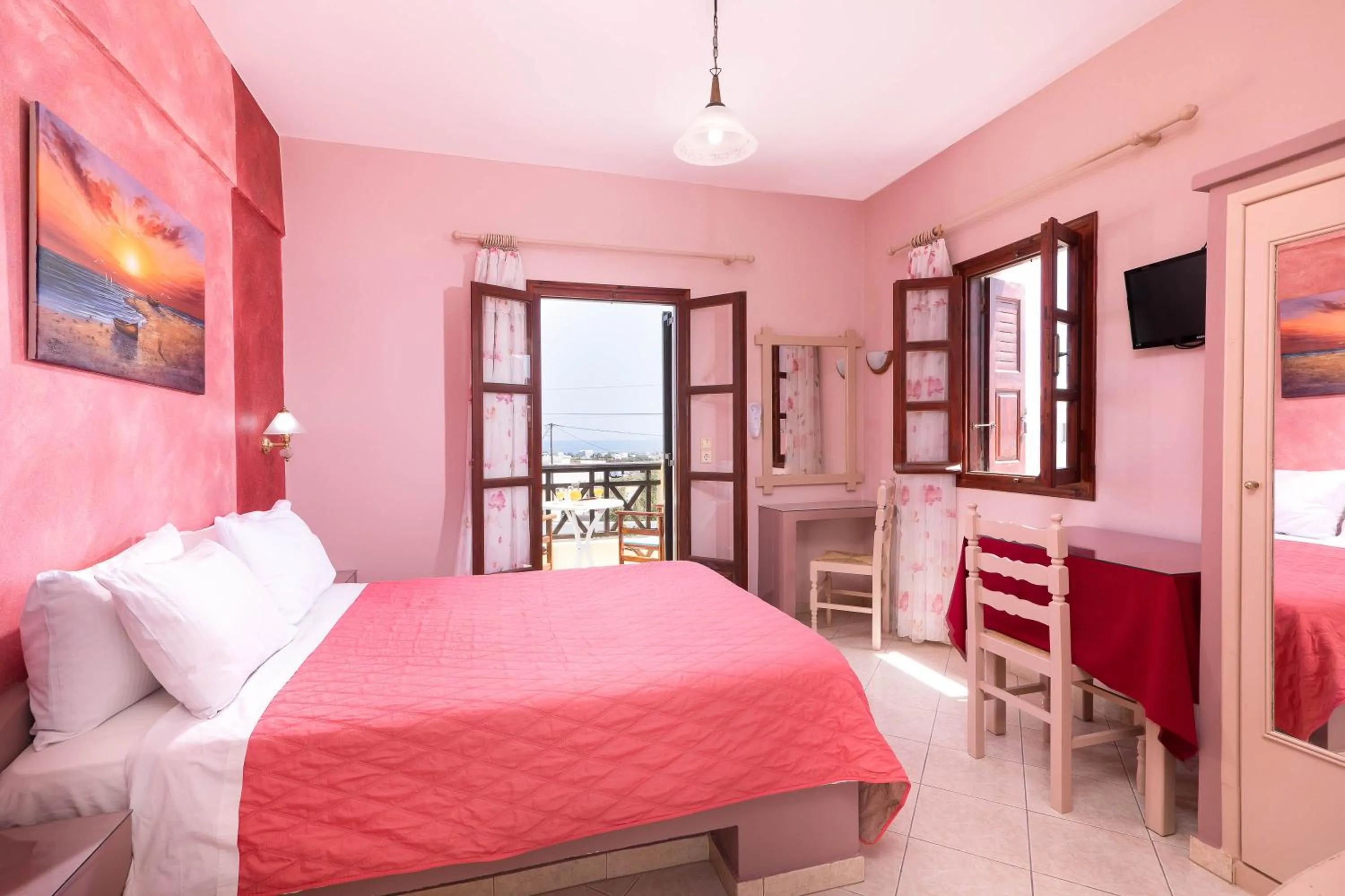 Photo of the whole room, Bed in Mandilaria Studios