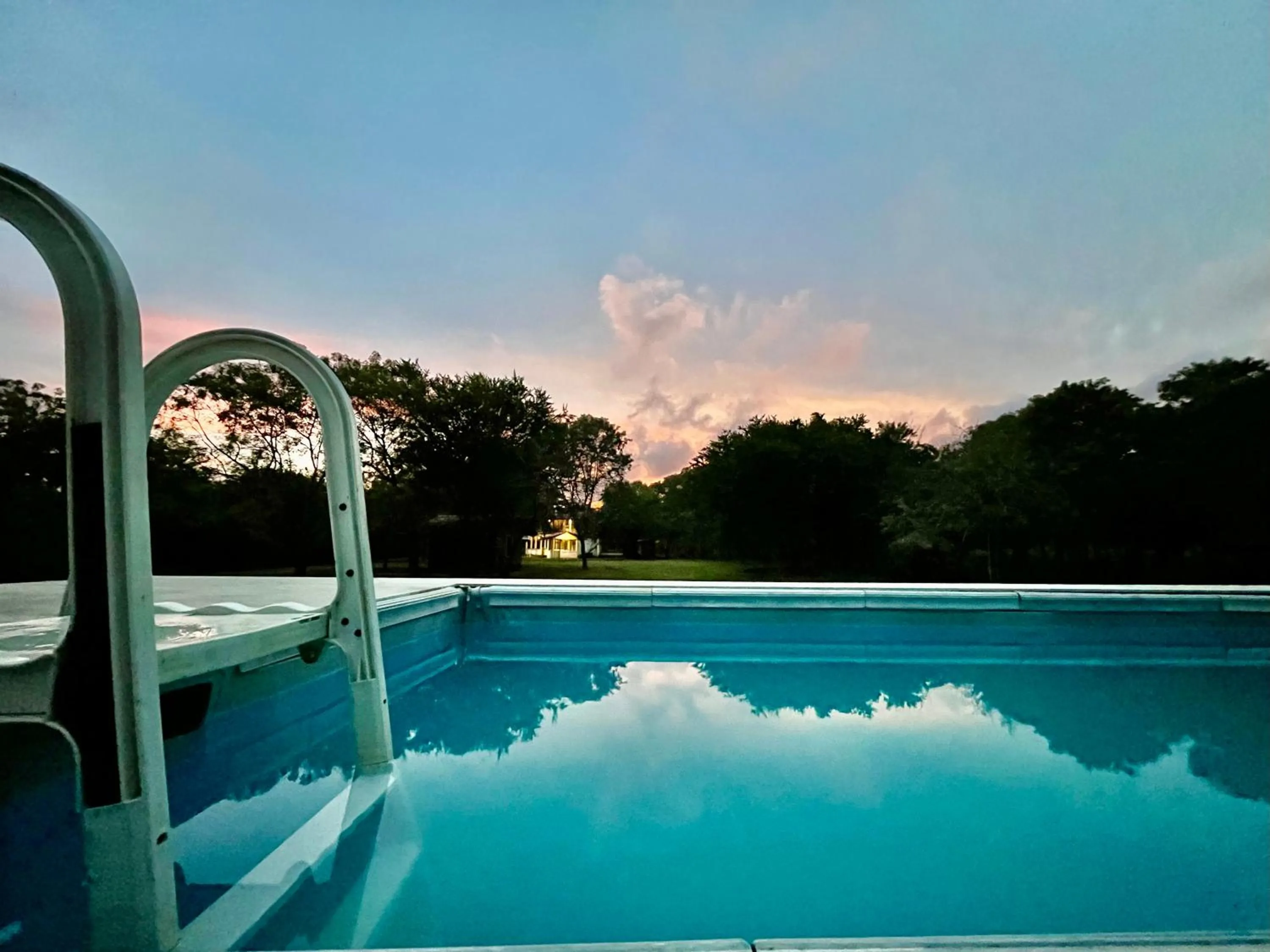 Swimming pool in Funky Leopard Safari Lodge Bordering Yala National Park