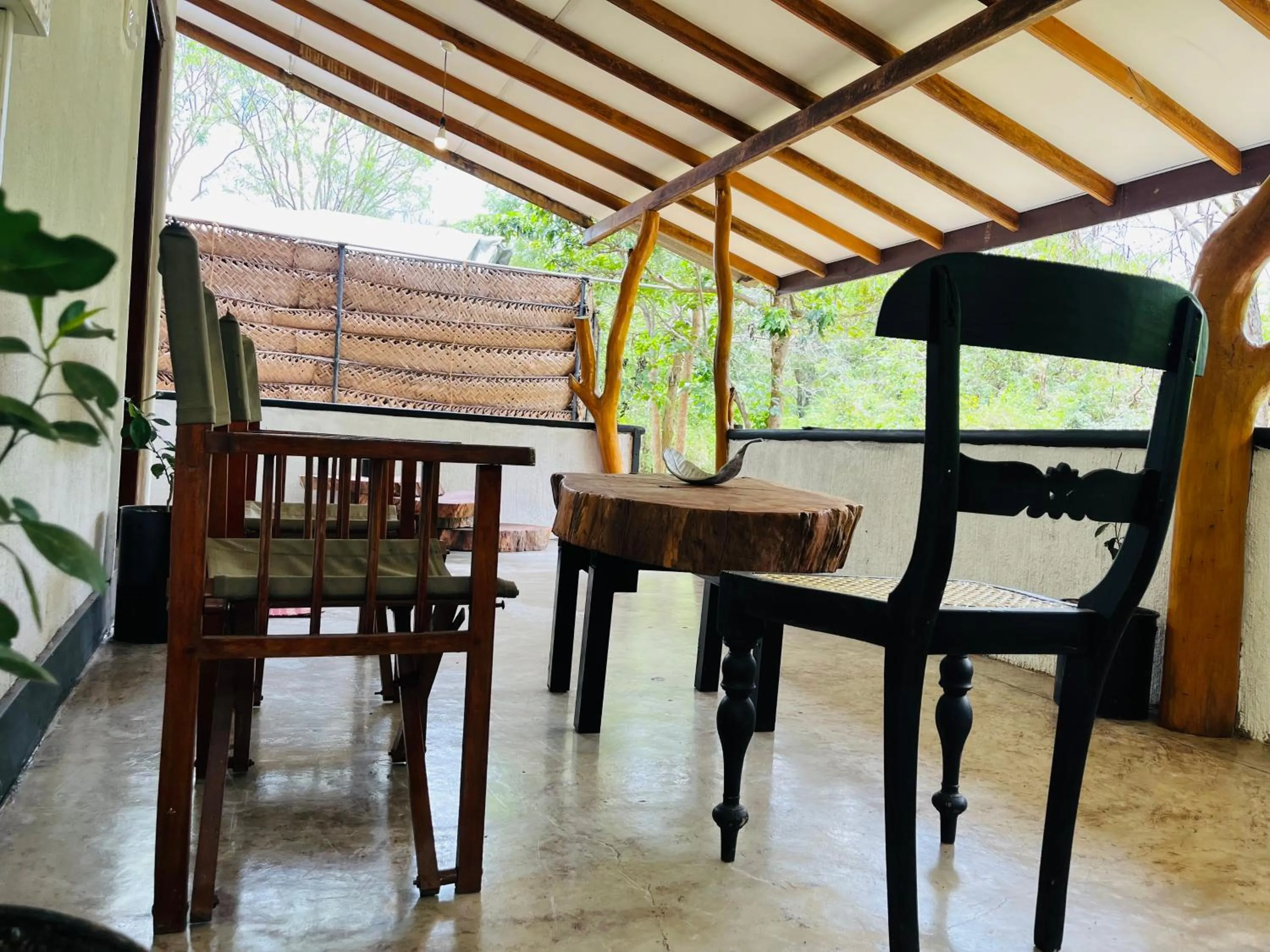 Living room in Funky Leopard Safari Lodge Bordering Yala National Park