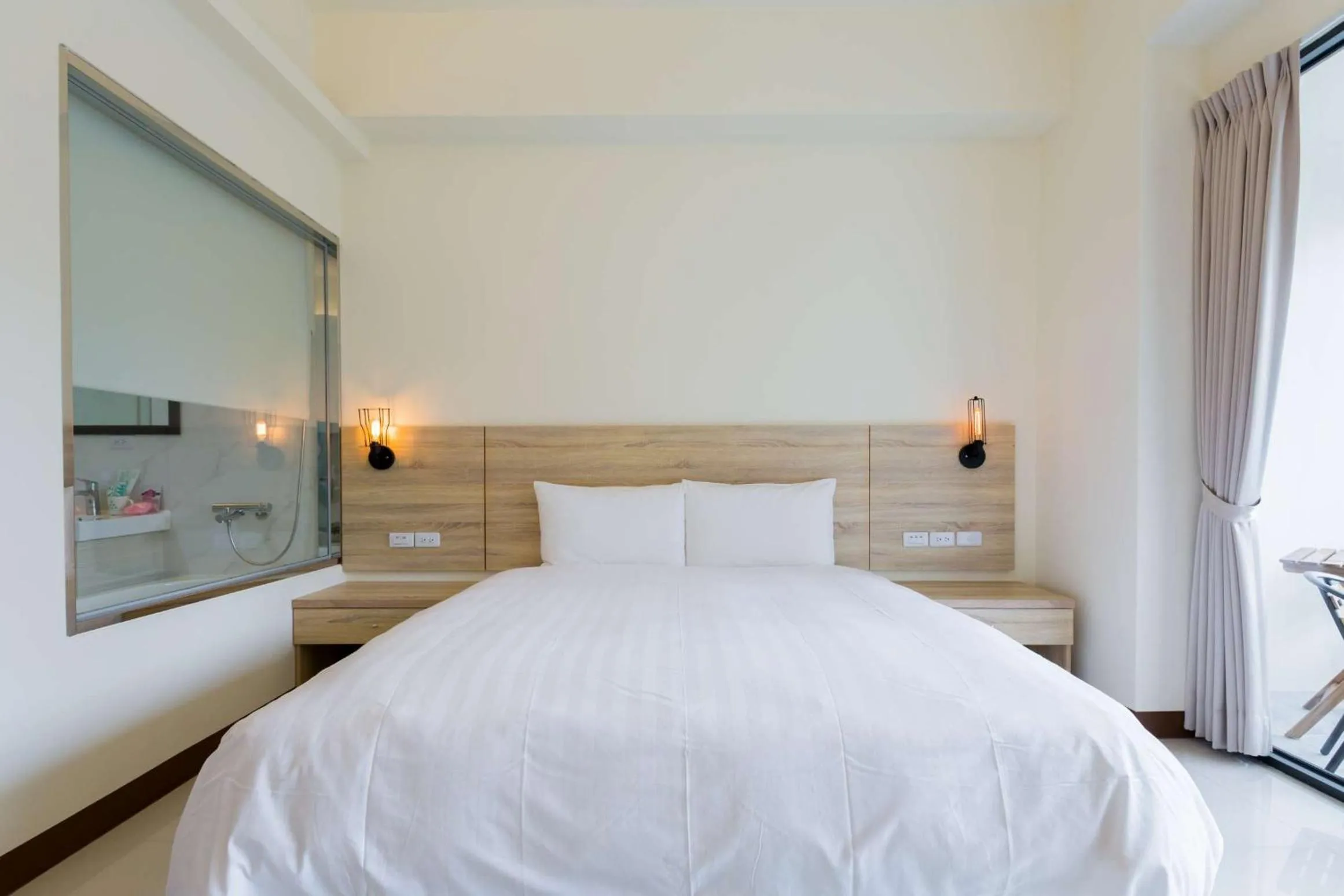 Bed in Rich Sunshine Inn