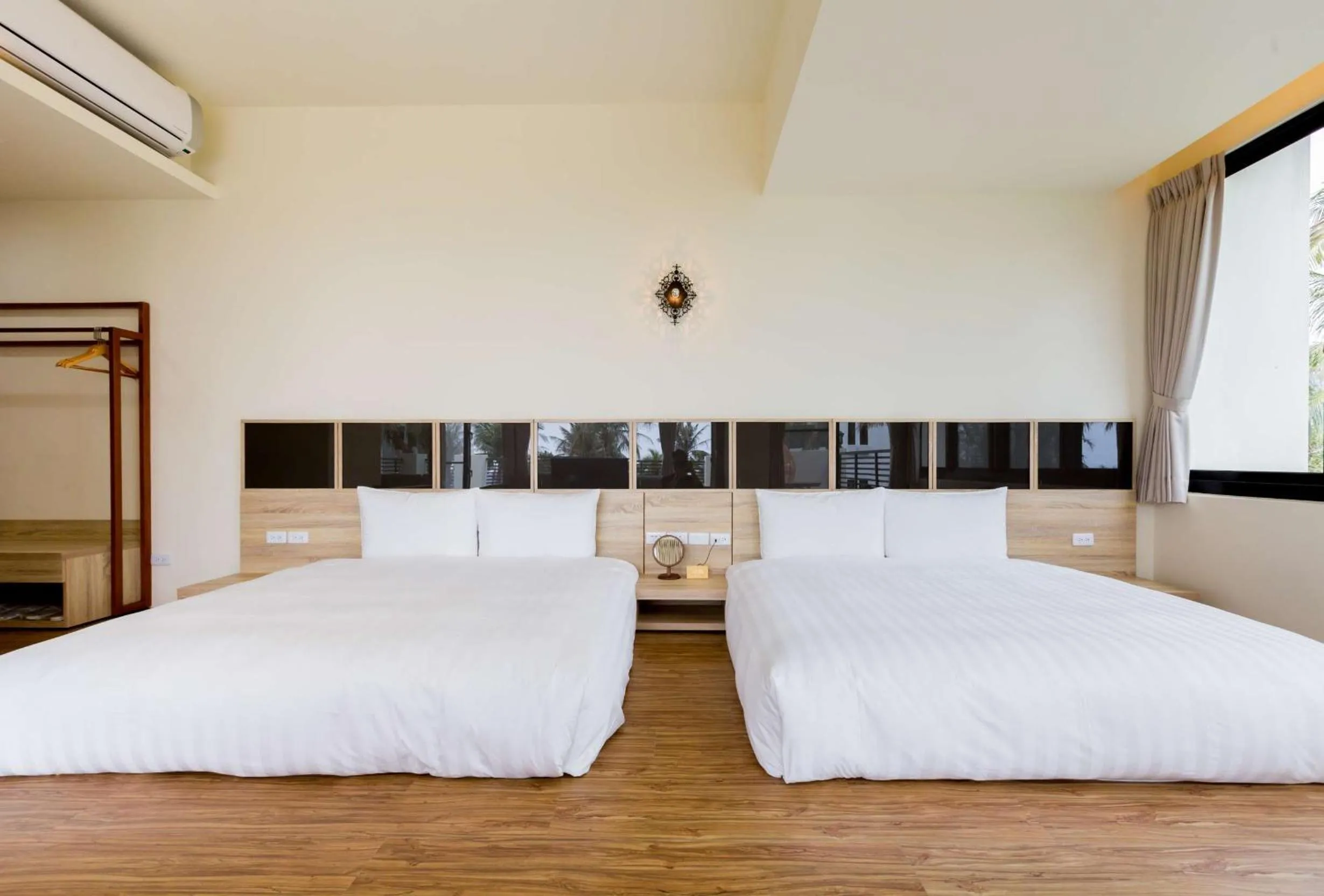 Bed in Rich Sunshine Inn