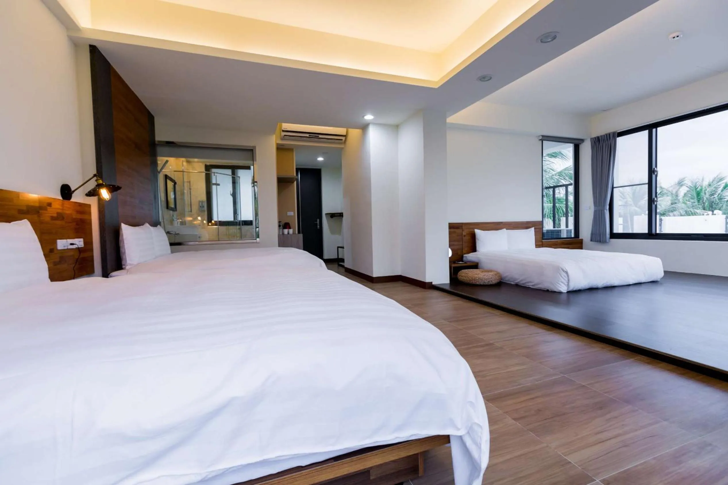 Bed in Rich Sunshine Inn