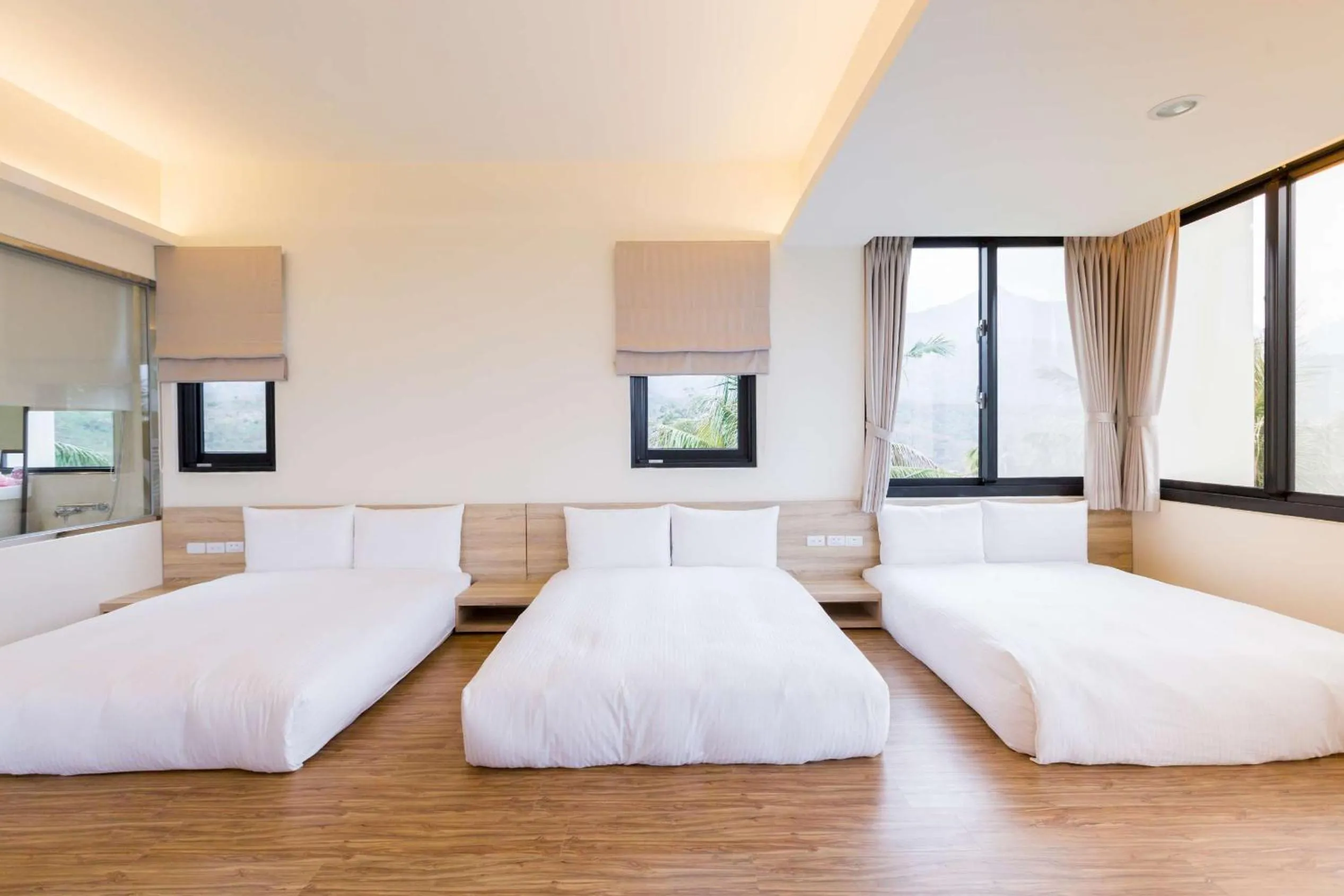 Bed in Rich Sunshine Inn