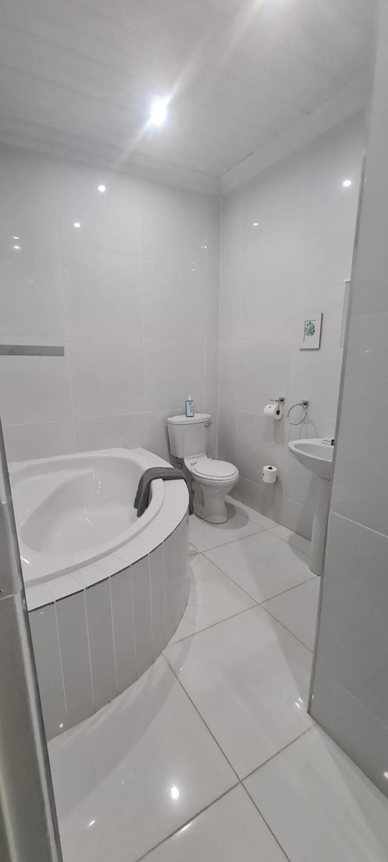 Shower in Lion Lodge