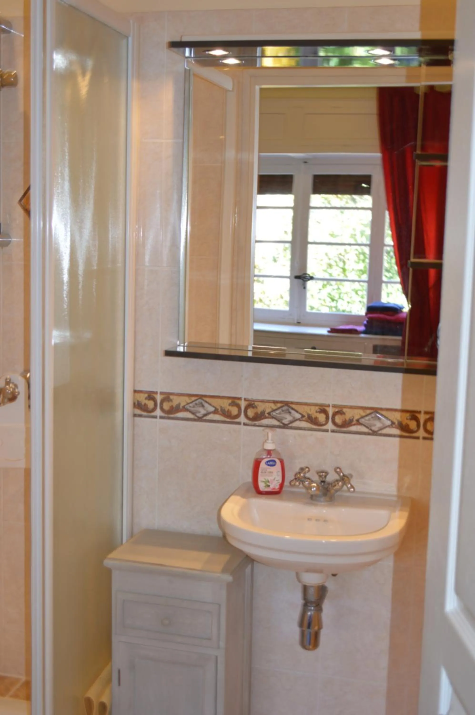 Shower in Villa Lafabregue