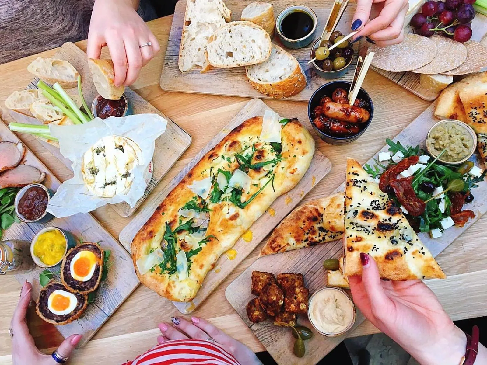 Food and drinks in The Bull Hotel