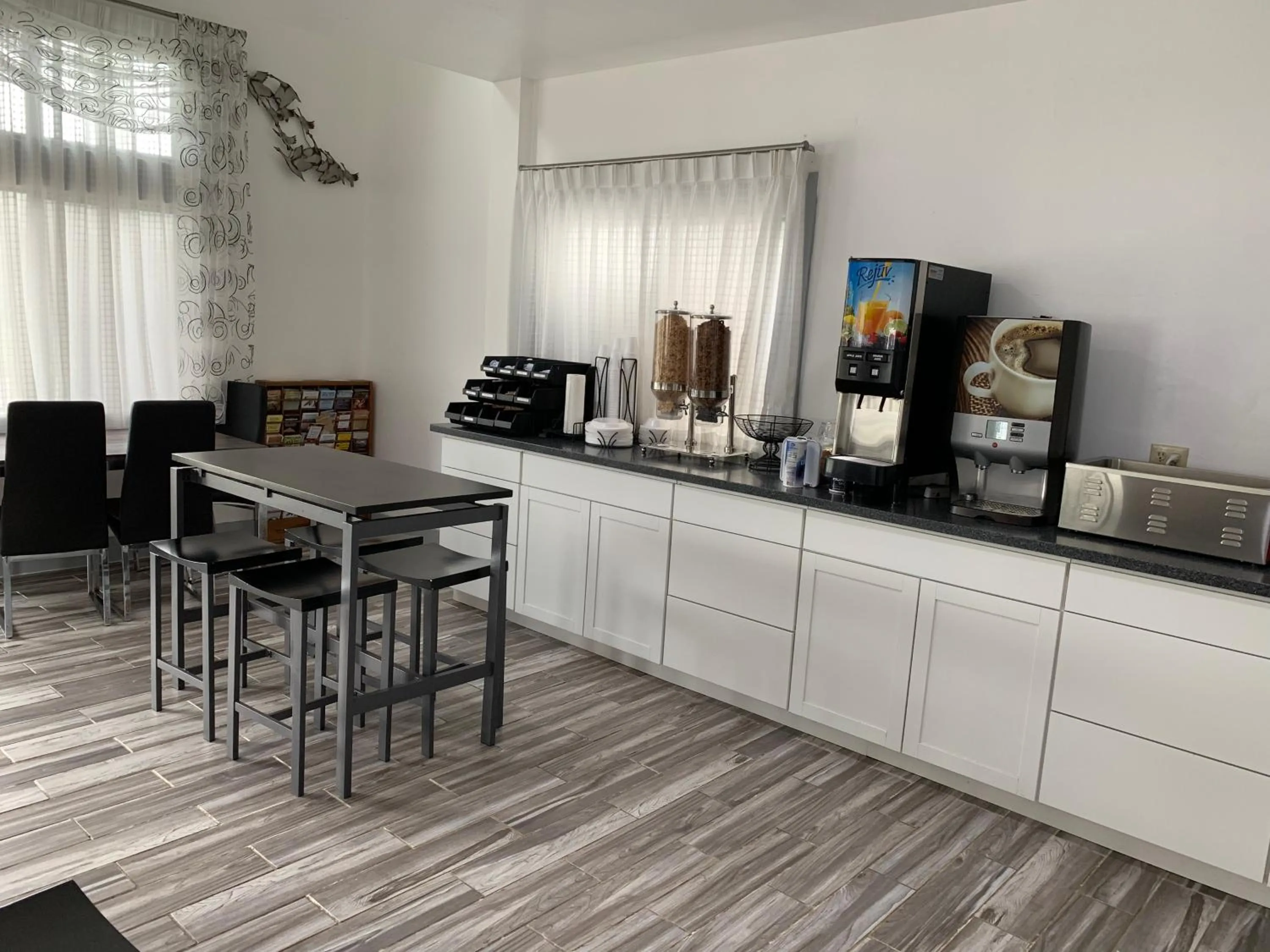 Coffee/tea facilities in Days Inn by Wyndham Waynesville NC