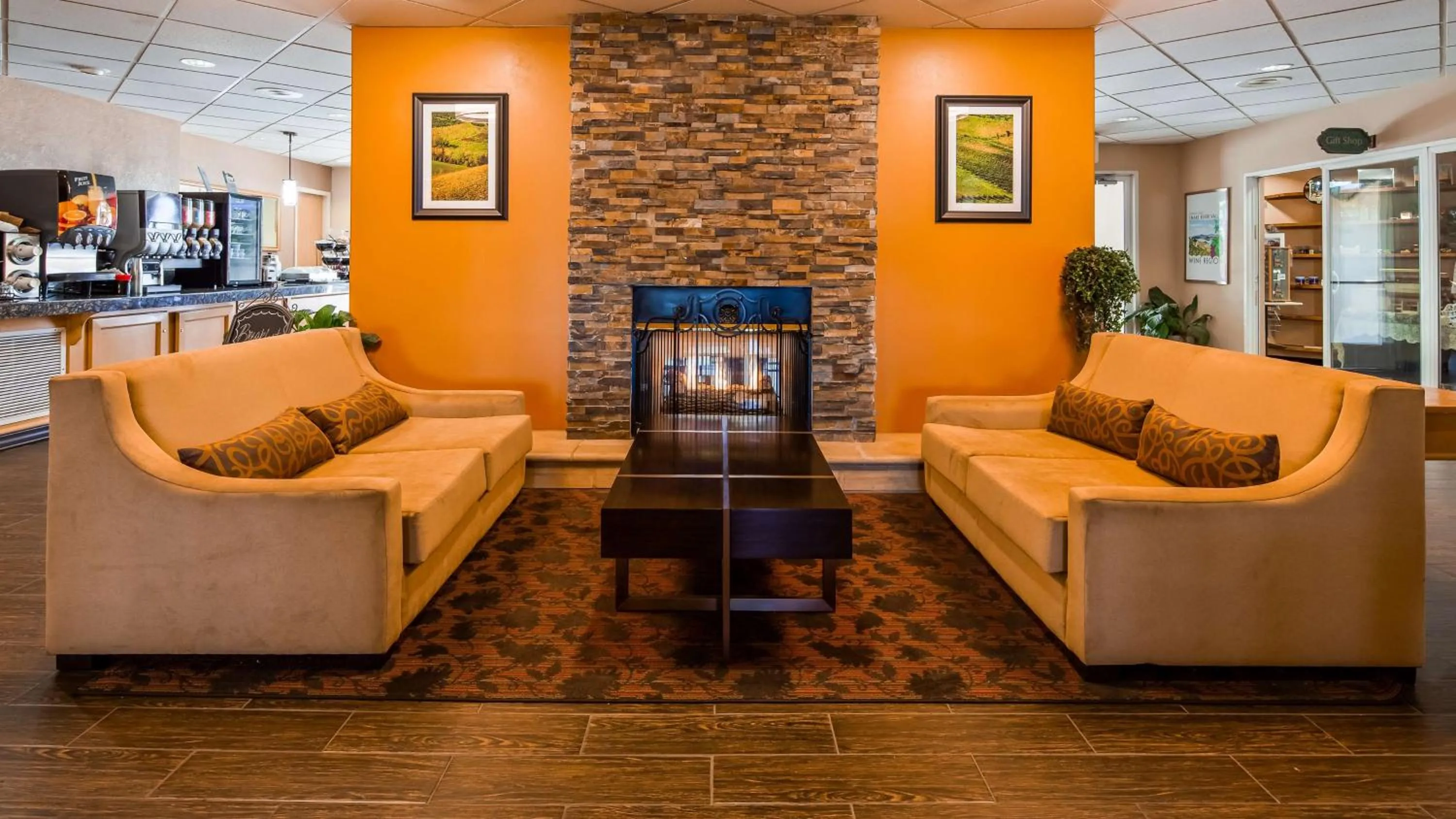 Lobby or reception in Best Western Plus Caldwell Inn & Suites