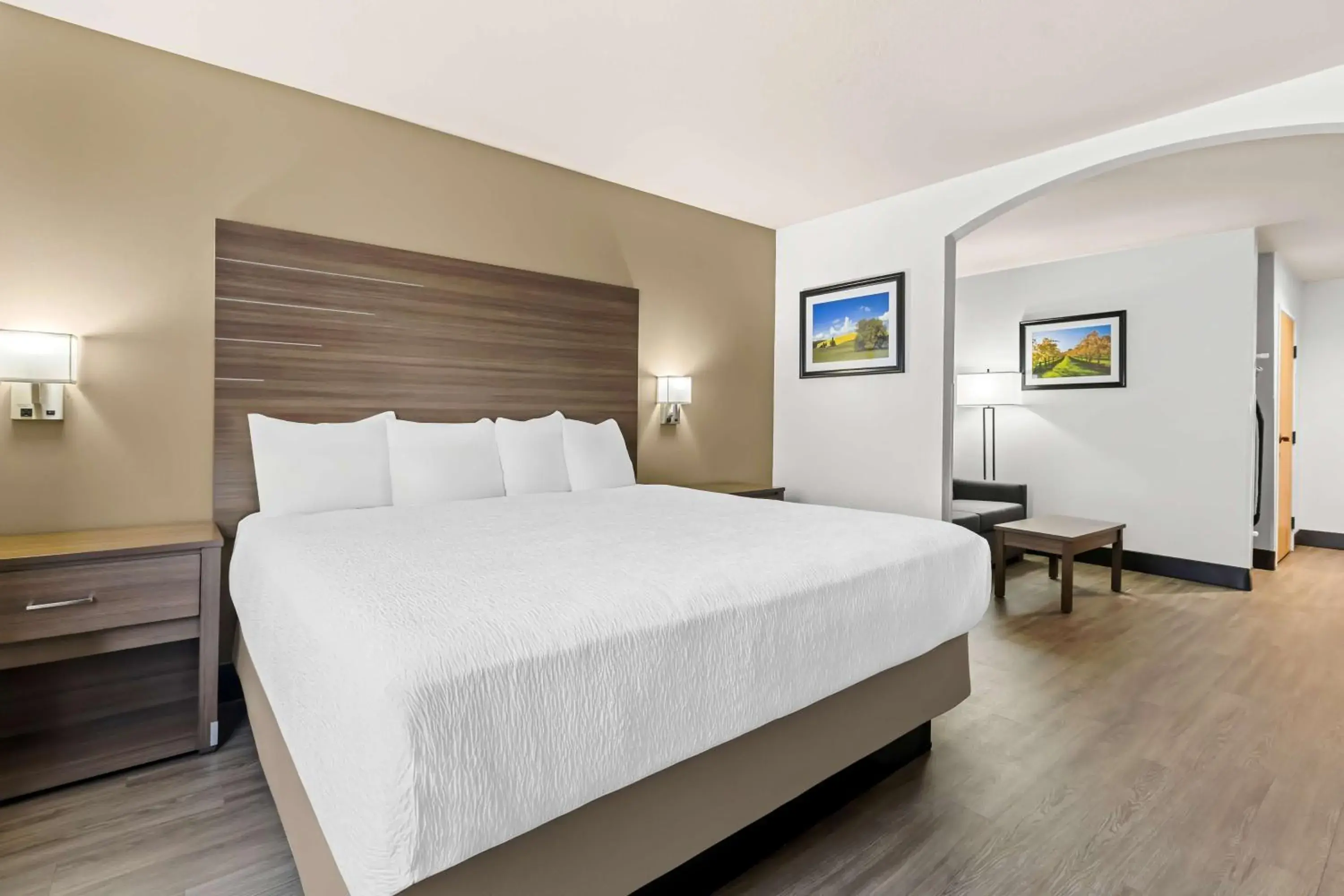 King Suite with Bath Tub - Disability Access/Non-Smoking in Best Western Plus Caldwell Inn & Suites King Suite with Bath Tub - Disability Access/Non-Smoking in Best Western Plus Caldwell Inn & Suites