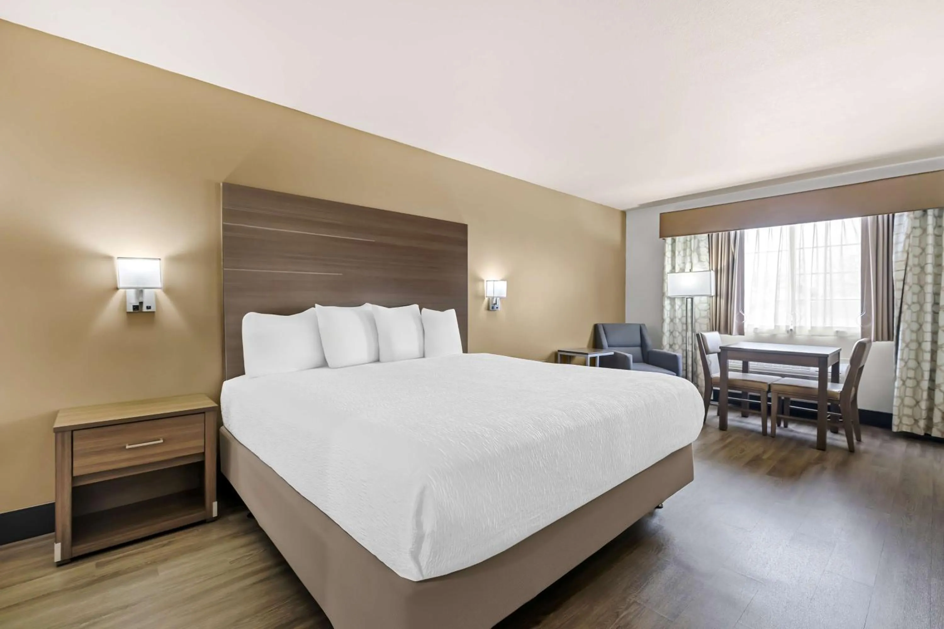 Bedroom, Bed in Best Western Plus Caldwell Inn & Suites