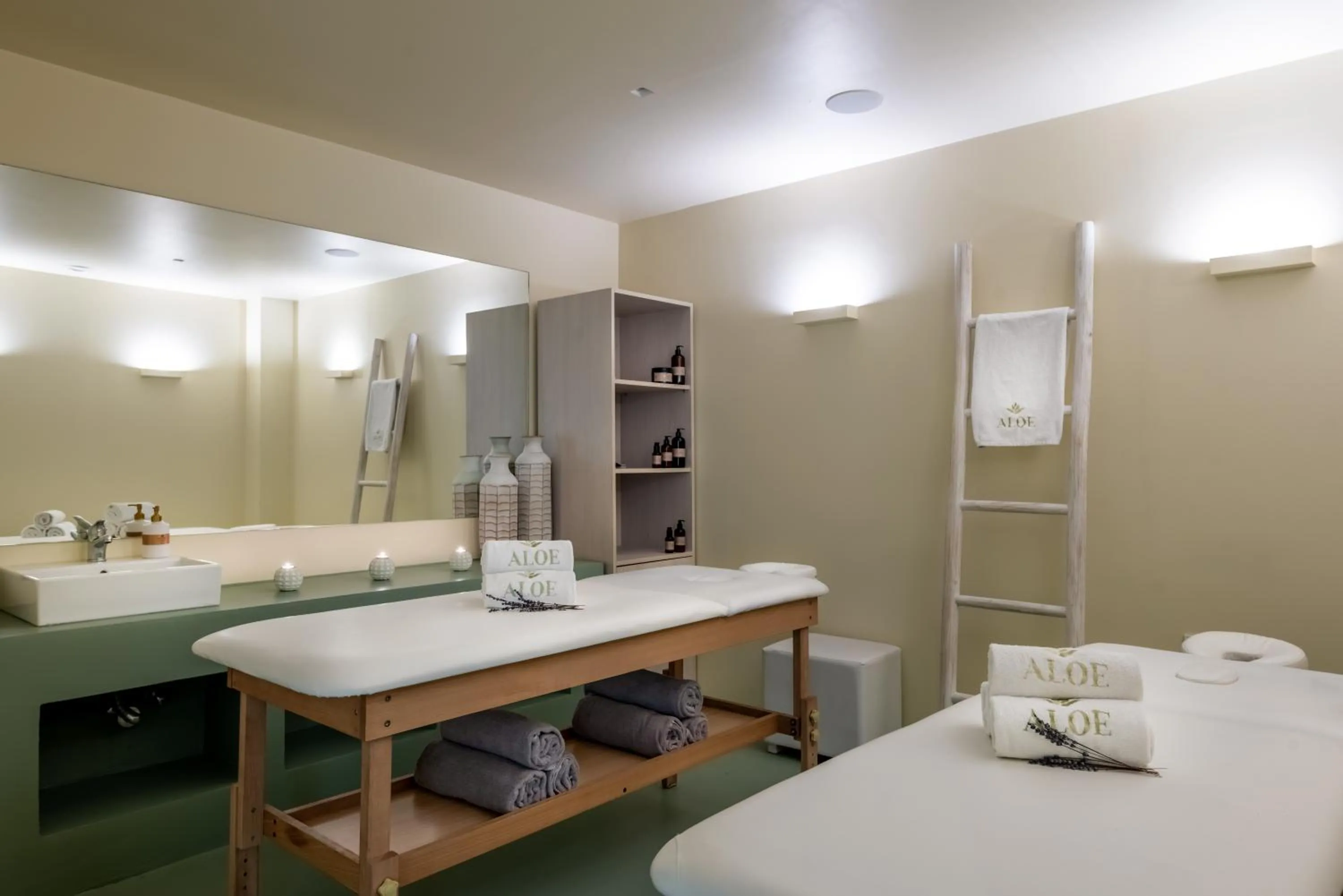 Massage in Aloe Boutique Hotel & Suites - adults only