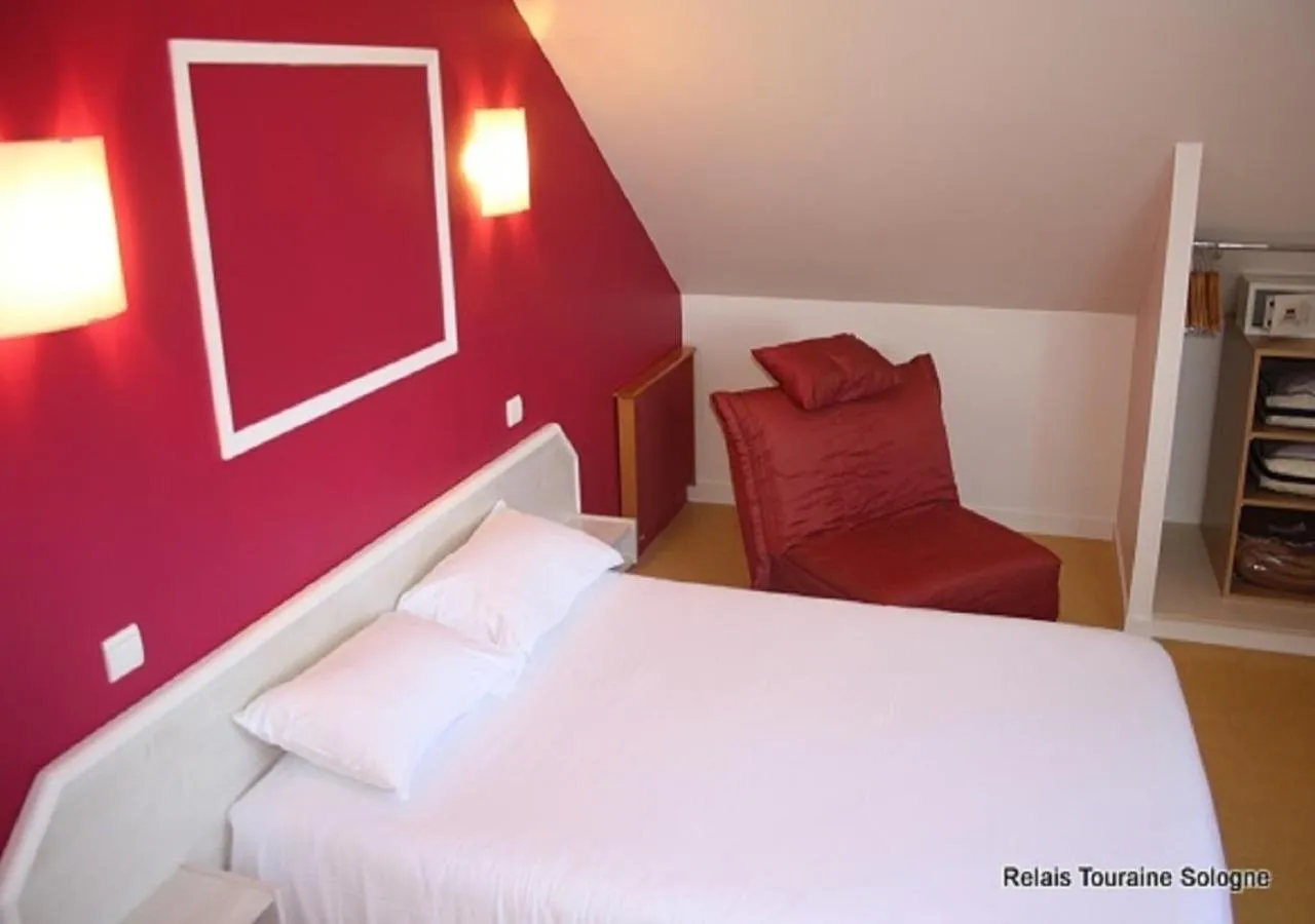 Bed in Relais Touraine Sologne