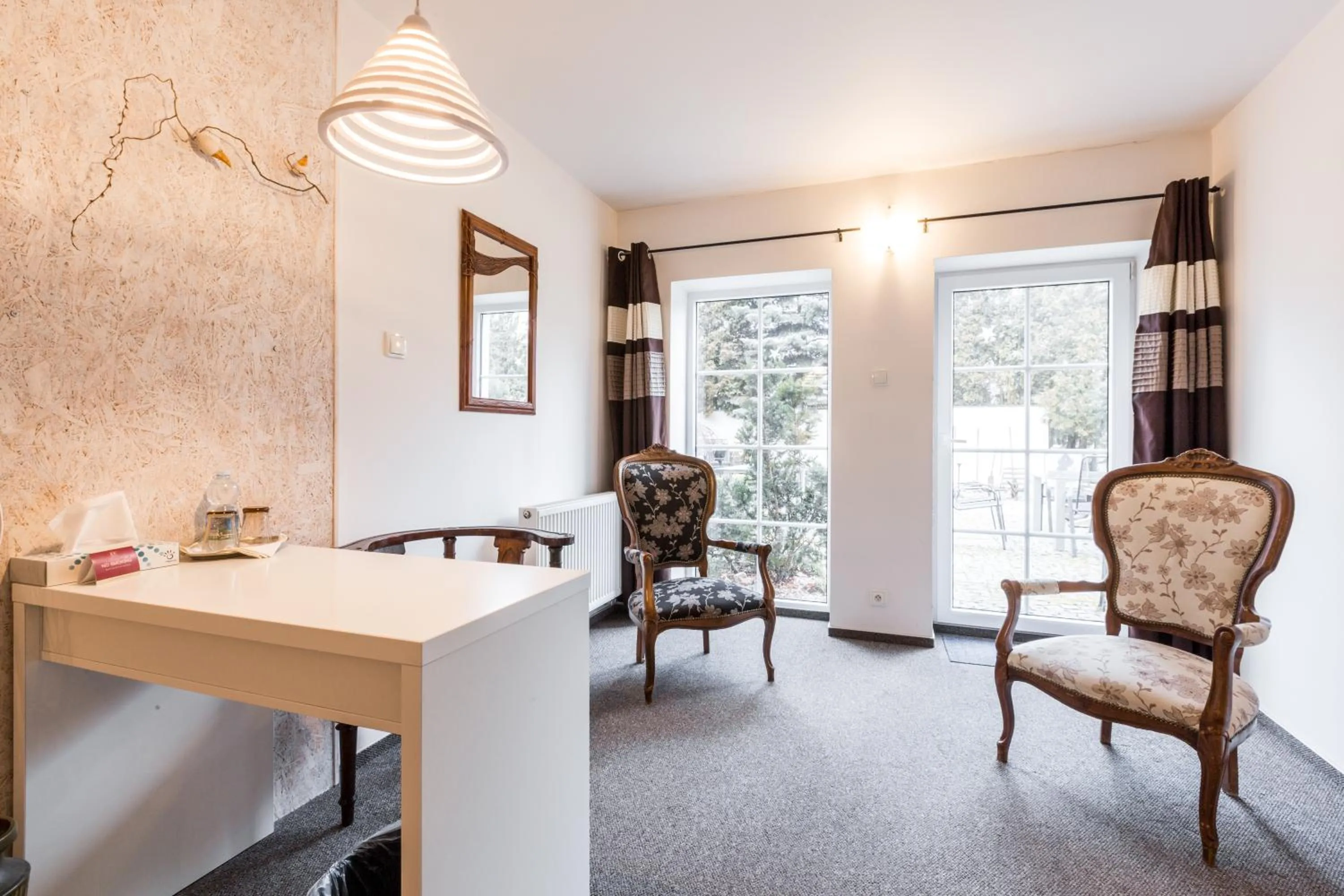 Photo of the whole room in Alt pension