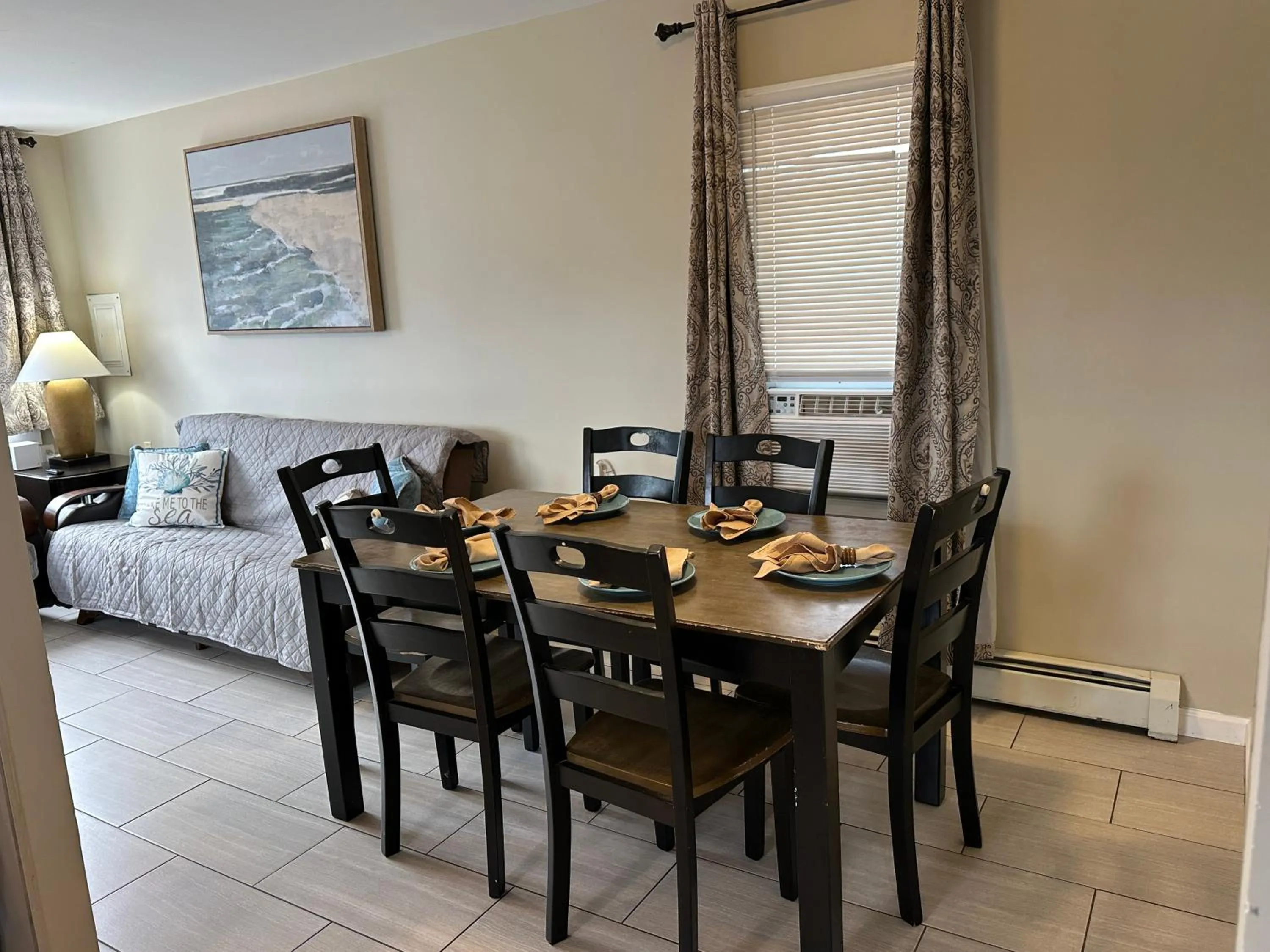 Dining area in Anchor Motel