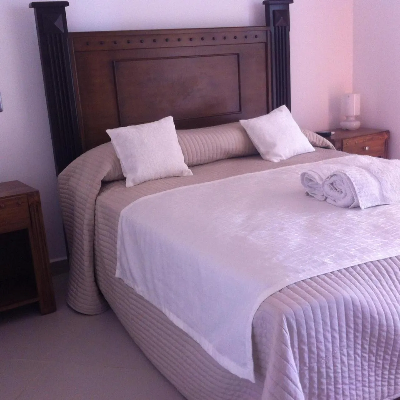Decorative detail, Bed in Figaro Hotel Samana
