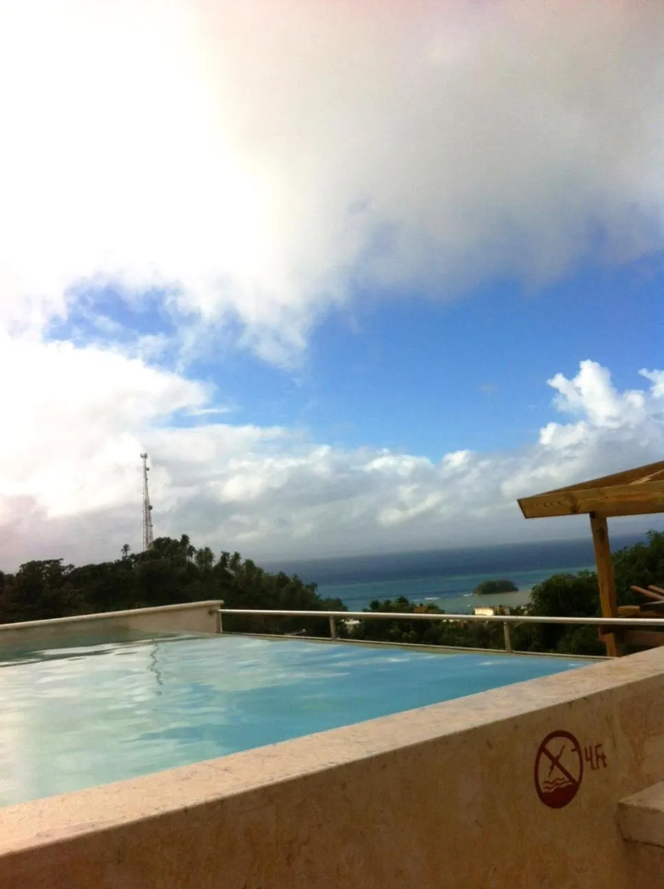 Swimming pool in Figaro Hotel Samana