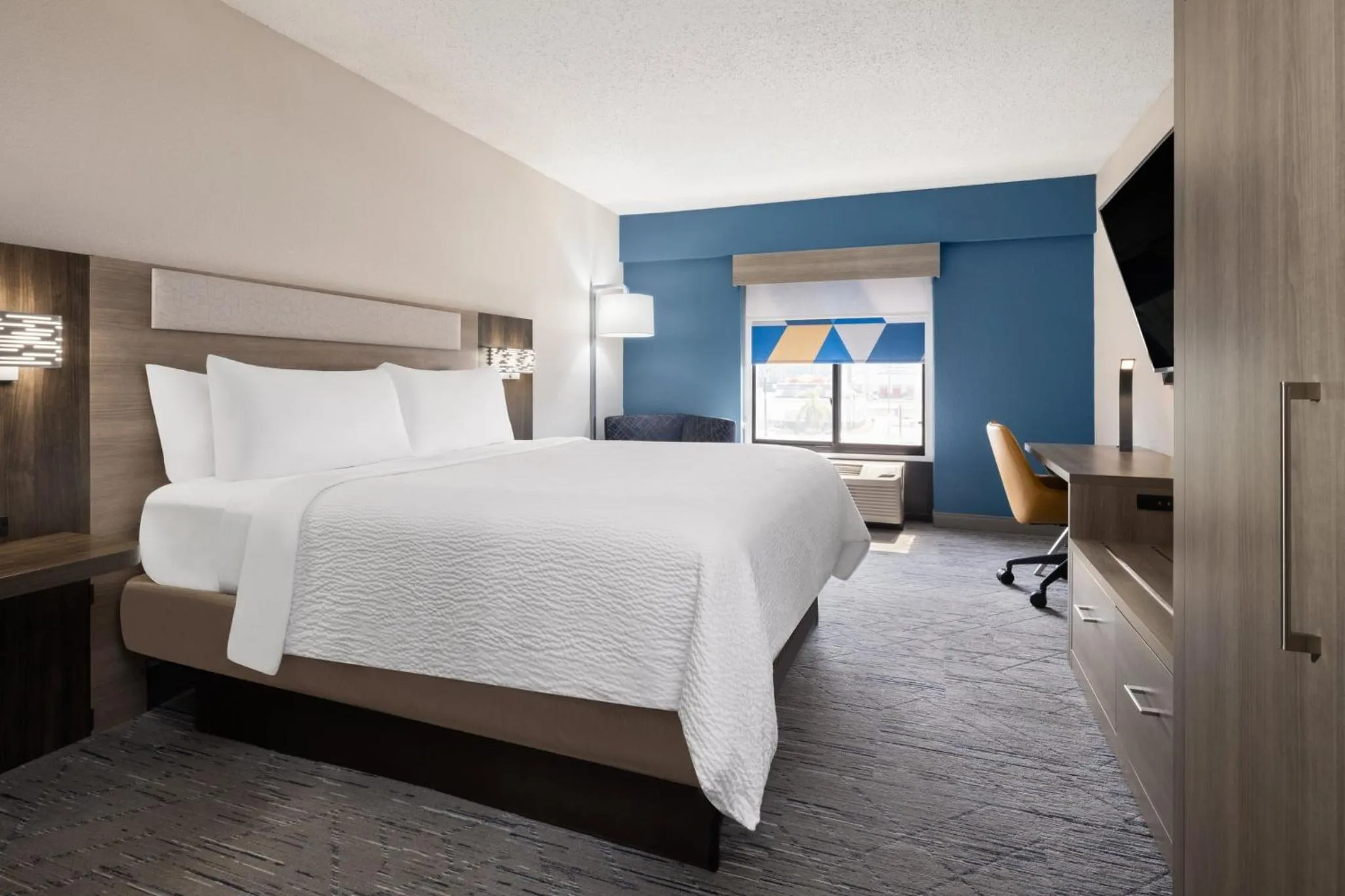 Photo of the whole room, Bed in Holiday Inn Express & Suites Sebring by IHG