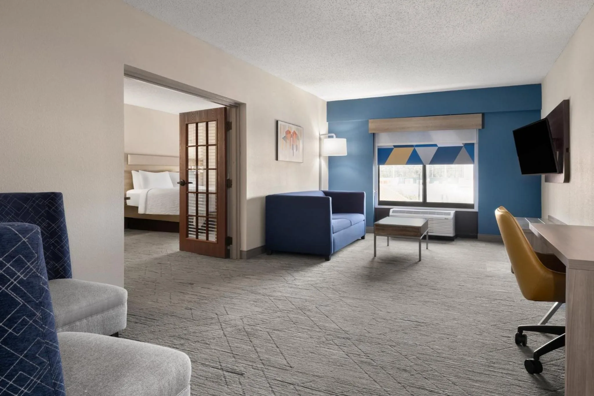 Photo of the whole room, Bed in Holiday Inn Express & Suites Sebring by IHG