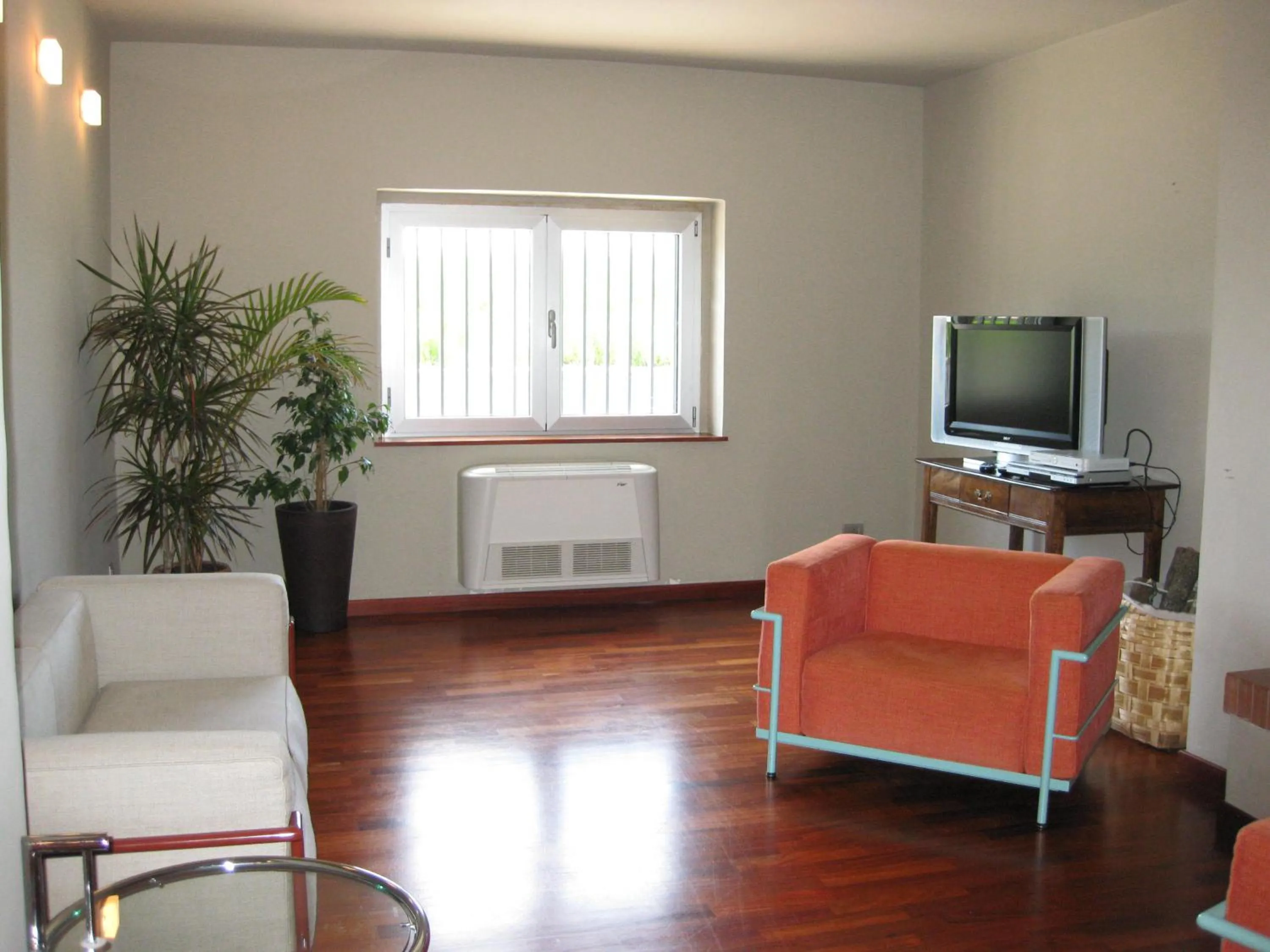 Communal lounge/ TV room in San Lorenzo Si Alberga