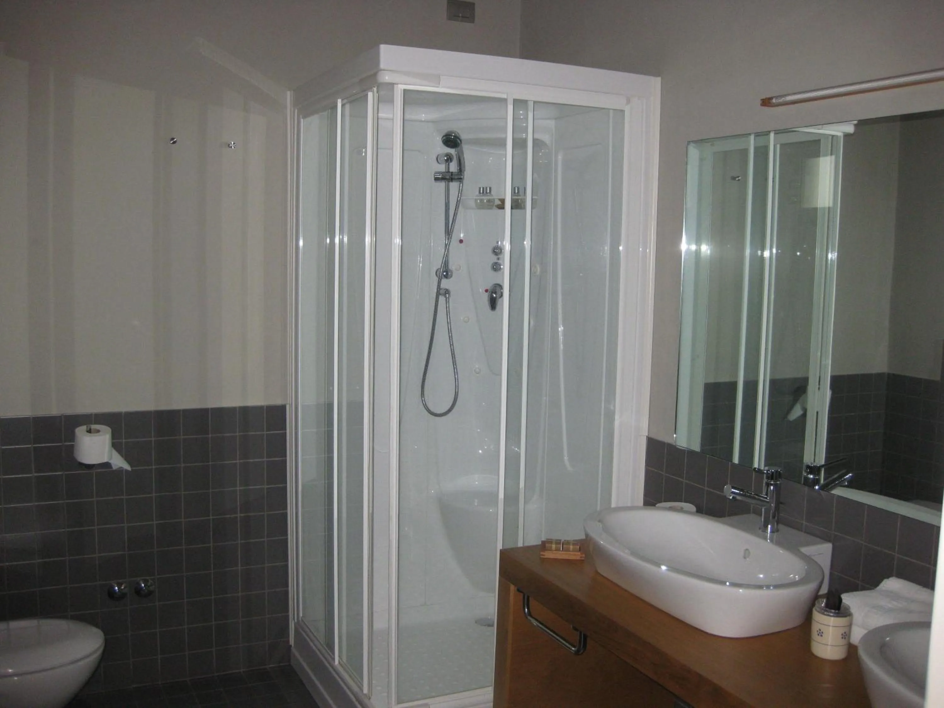 Bathroom in San Lorenzo Si Alberga