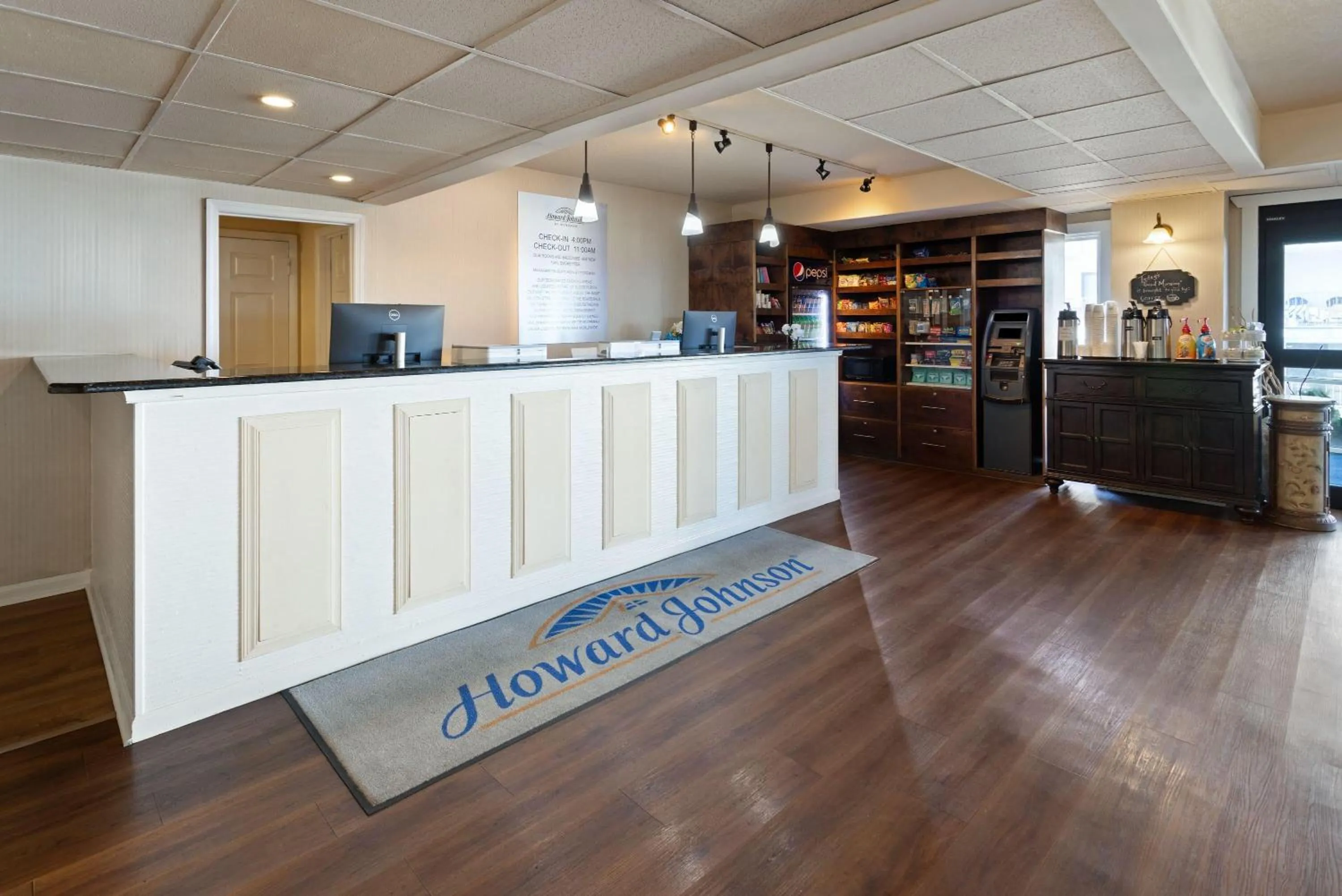 Lobby or reception in Howard Johnson Plaza by Wyndham Ocean City Oceanfront